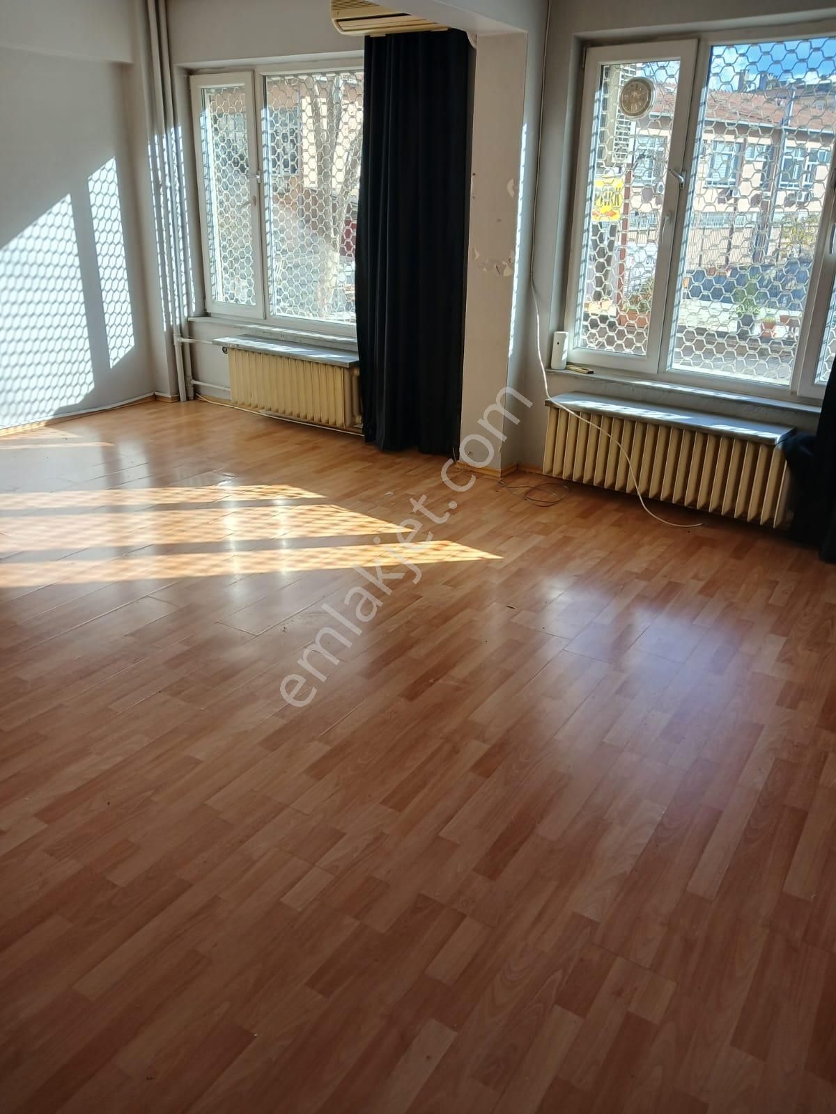Heykel Cadde Üstü Çift Cepheli Kiralık Daire