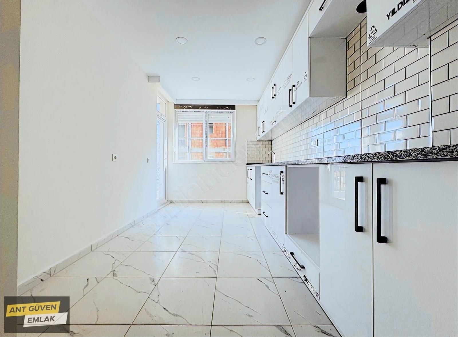 Çamlıbel'de Güney Cepheli Asansörlü Ebeveyn Banyolu 2+1 Daire