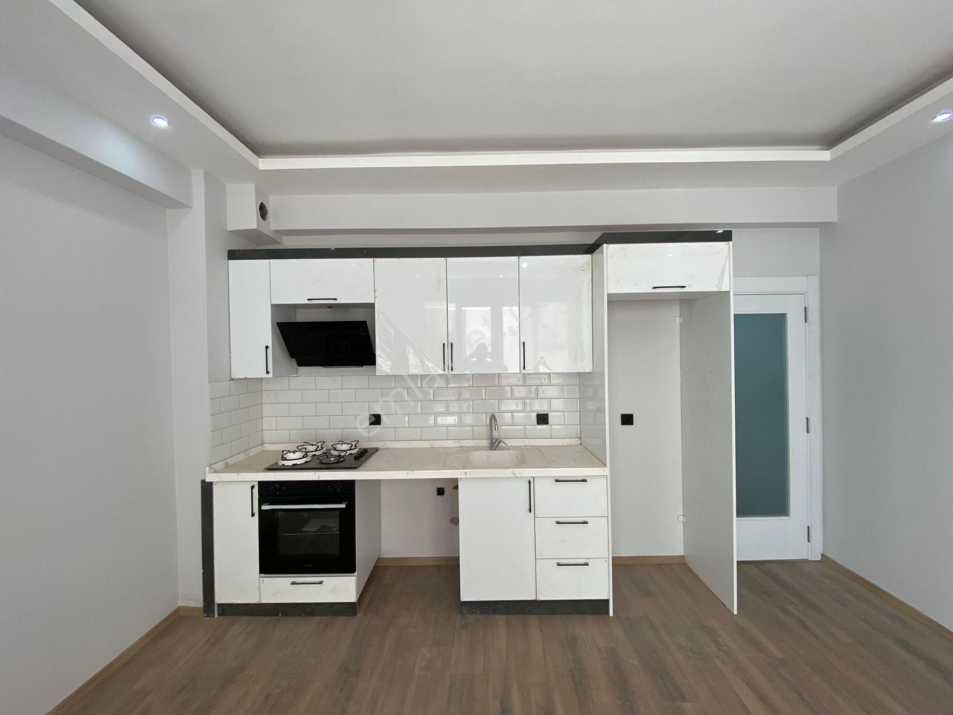 Dora Dan Satılık Akçay Merkez De 2+1 Açık Mutfak Daire