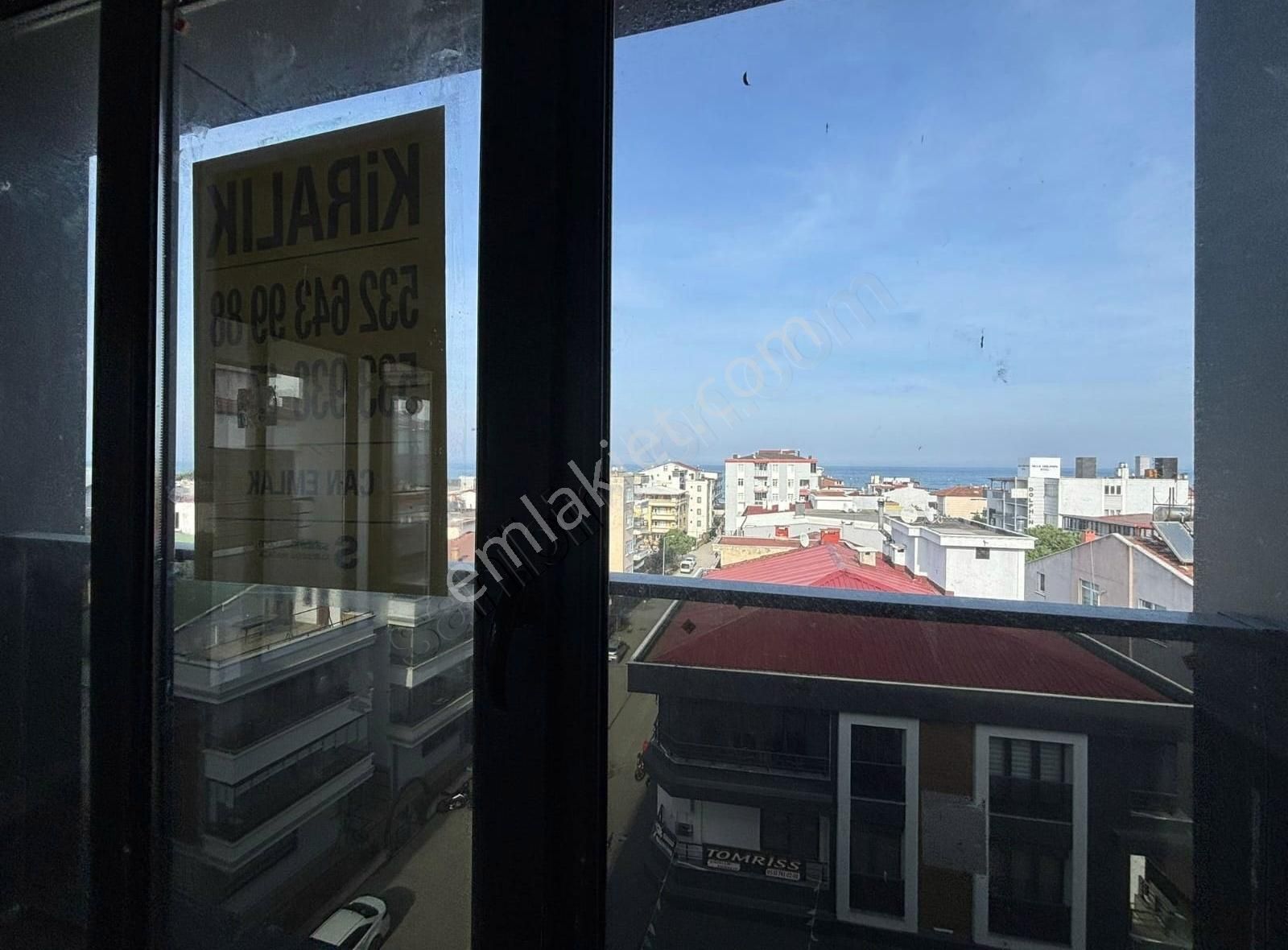 **can Emlaktan Atakent'te Deniz Manzaralı Kiralık 2+1 Daire**