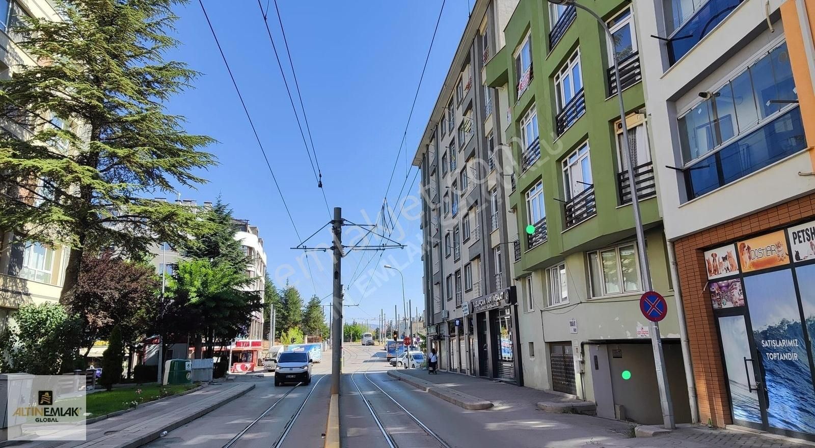 Tepebaşı,kumlubel Mah., Bakımlı Lüks Arakat 2+1 Daire