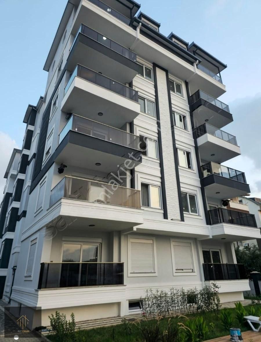 Pazarcı Mahallesinde Satılık 1+1 Arakat Aktiviteli Daire