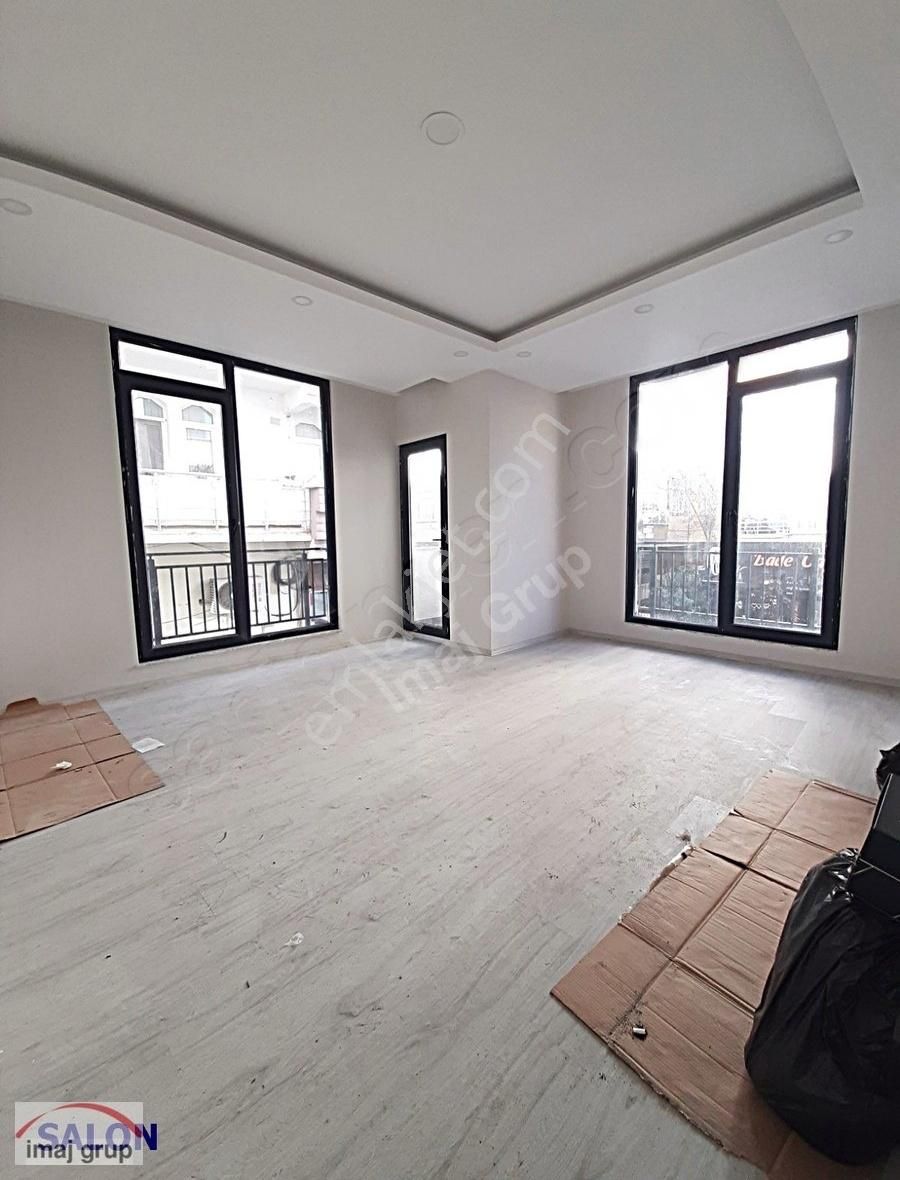 Cennet Mah.cadde Üzeri Satılık Ön Köşe 80m2 2+1 Daire..