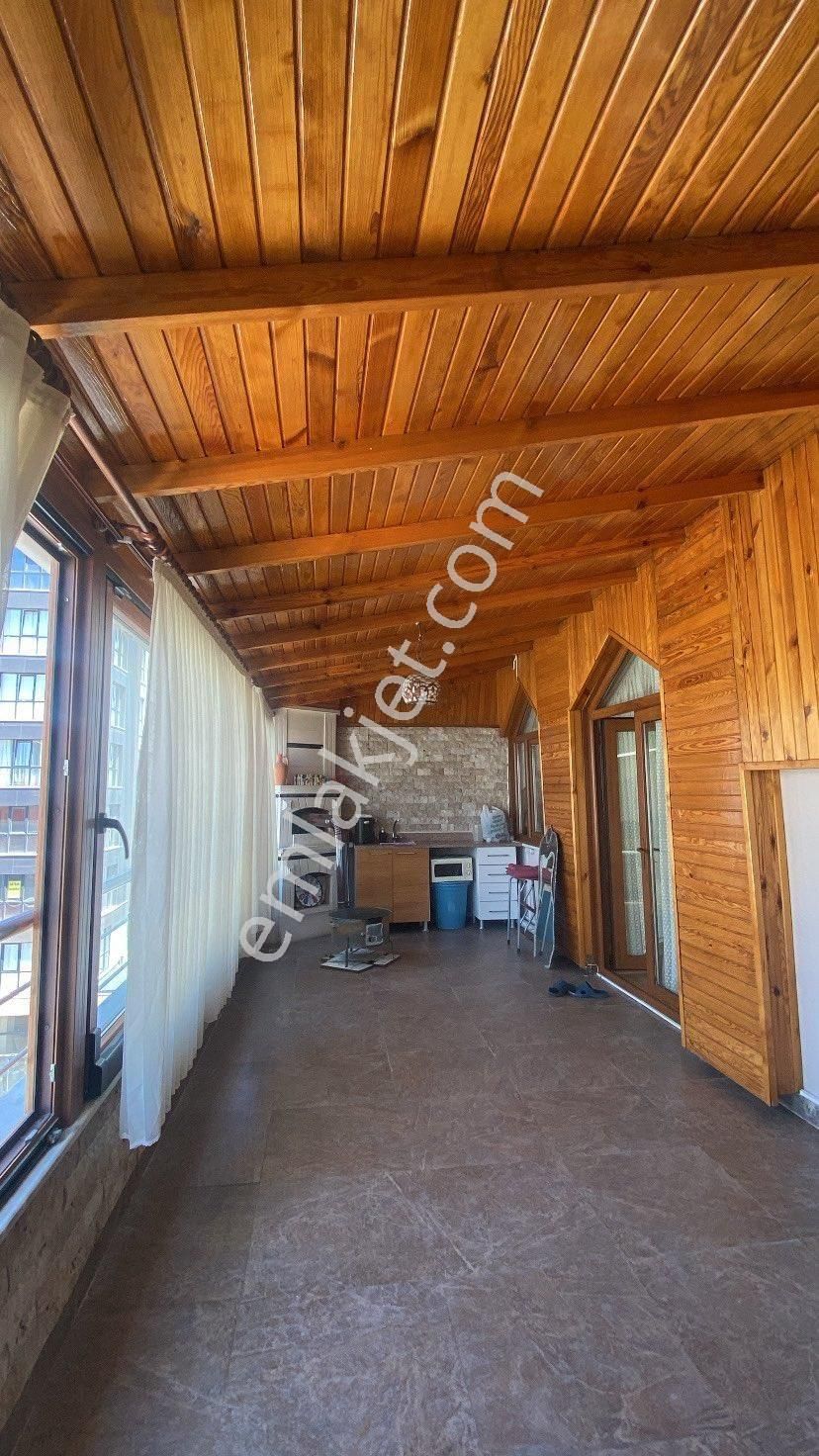 Küçükçekmece İnönü Mahallesinde 4+2 Dubleks Daire