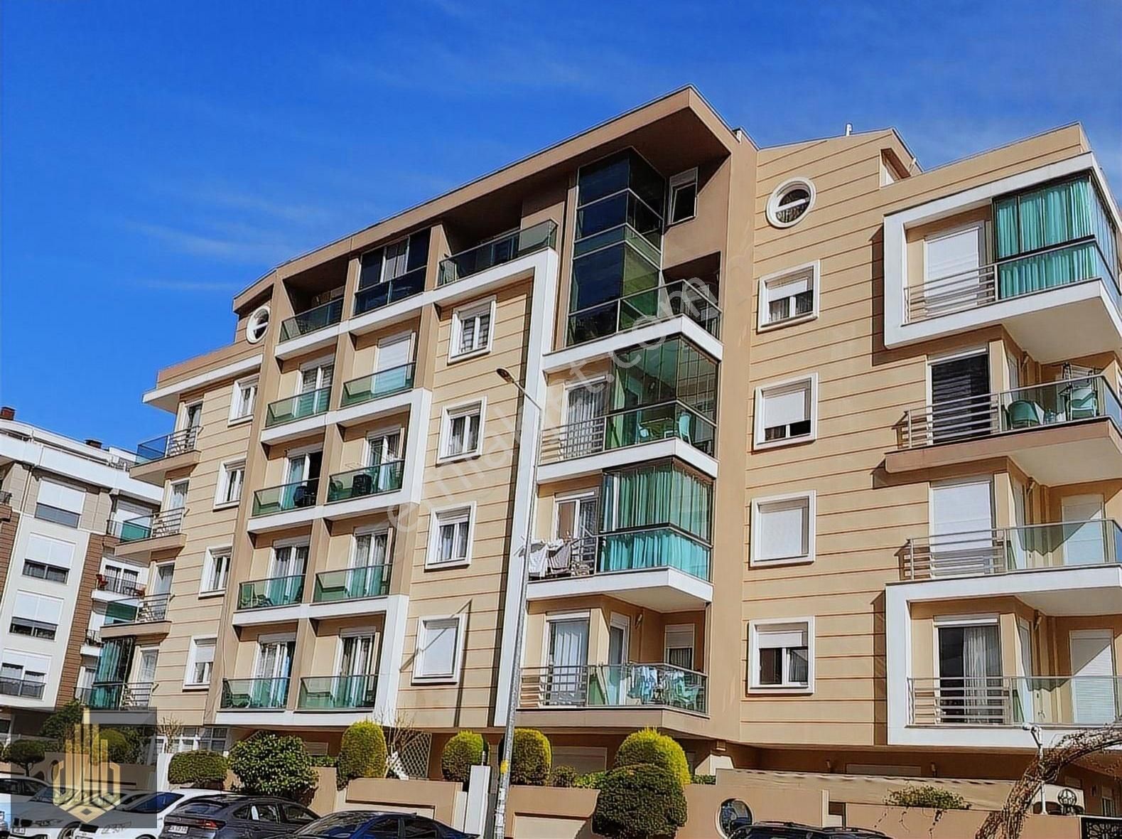 Konyaaltı Hurmada 1+1 Eşyalı Kıralık Katta Fransız Balkon