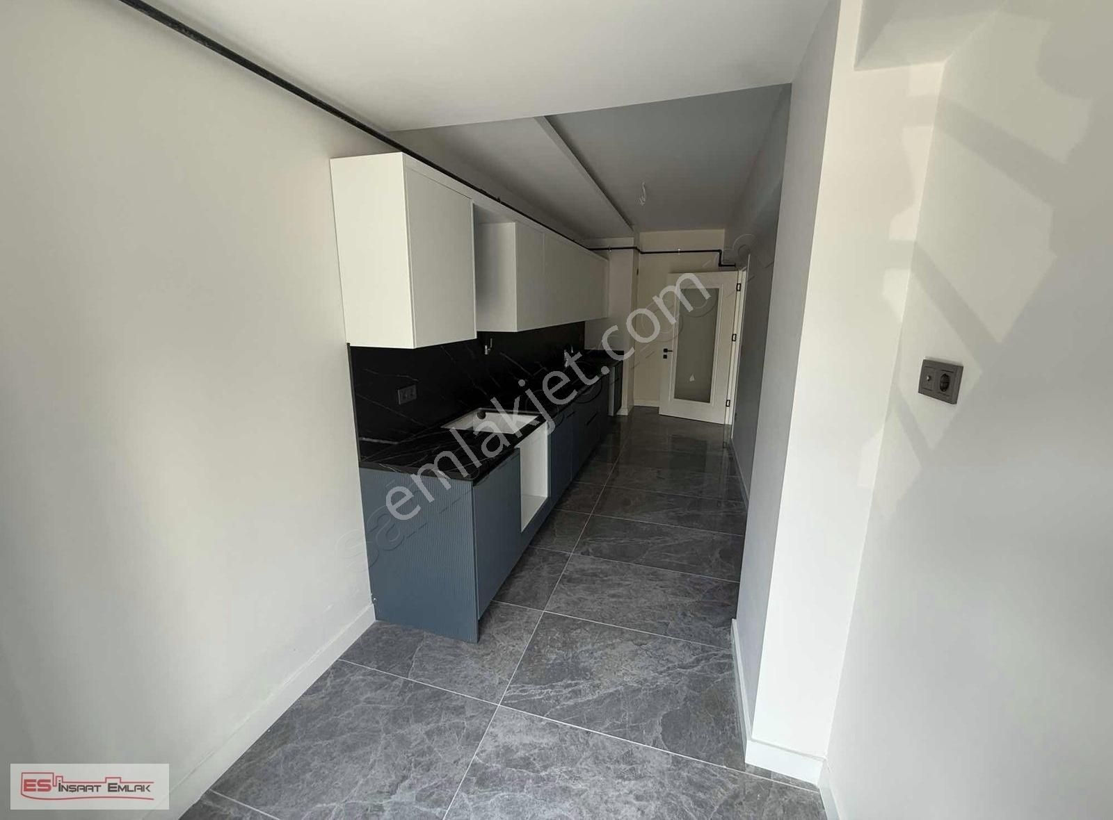 Çengelköy De Ana Cadde Üstünde Emsalsiz Lokasyonda Ultra Lüx 3+1 - Görsel 15