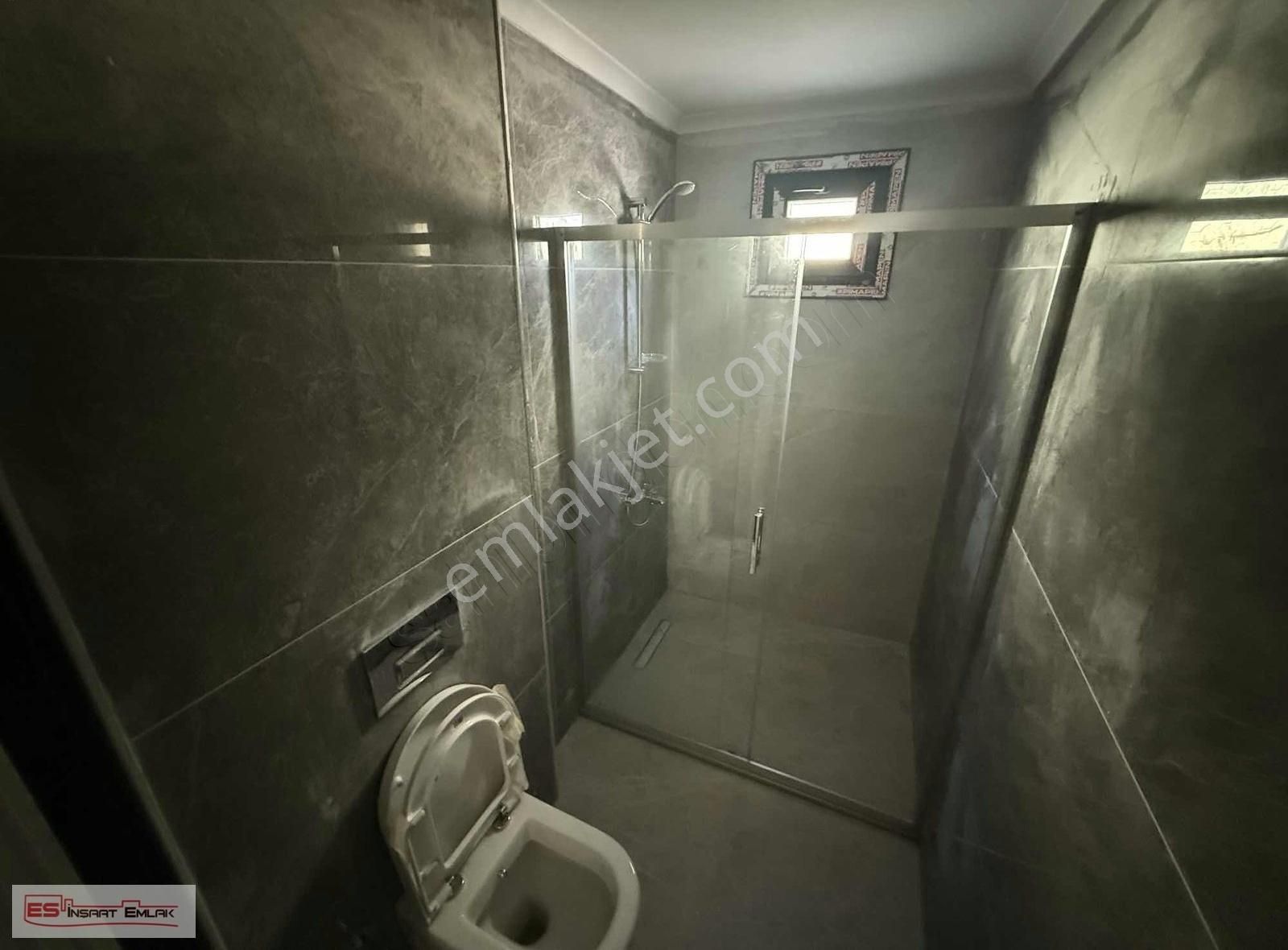 Çengelköy De Ana Cadde Üstünde Emsalsiz Lokasyonda Ultra Lüx 3+1 - Görsel 14