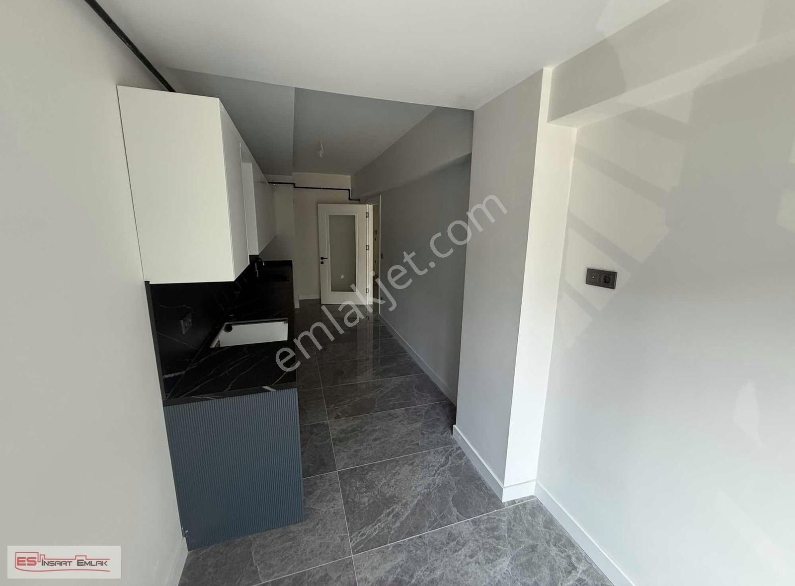 Çengelköy De Ana Cadde Üstünde Emsalsiz Lokasyonda Ultra Lüx 3+1 - Görsel 16