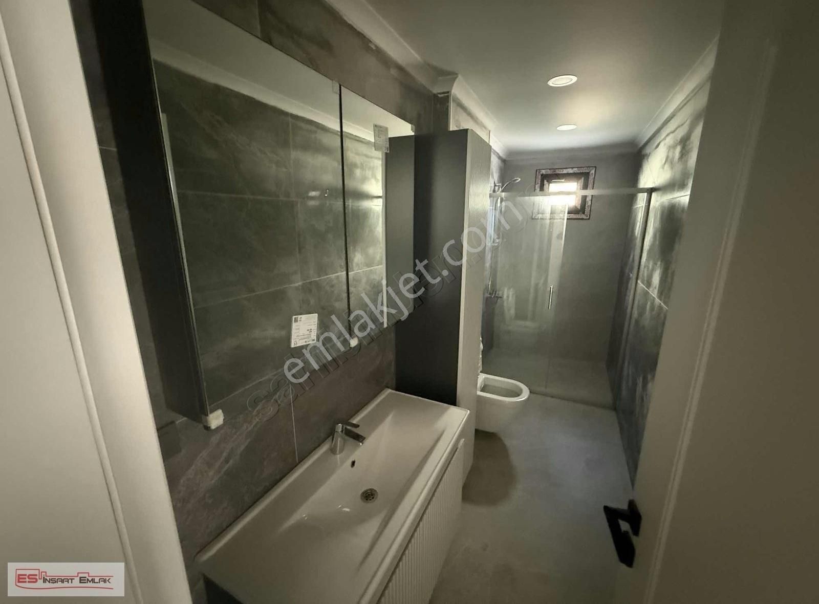 Çengelköy De Ana Cadde Üstünde Emsalsiz Lokasyonda Ultra Lüx 3+1 - Görsel 12