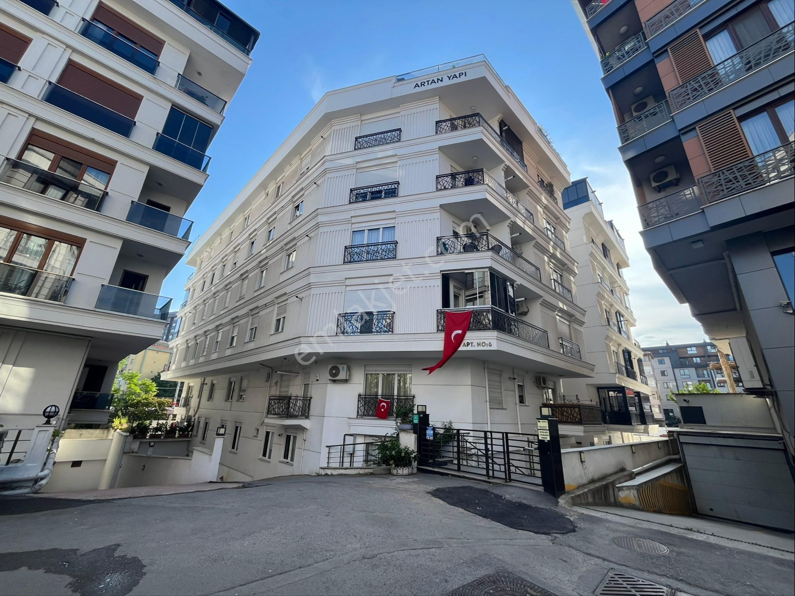 Maltepe Bağlarbaşı Merkezi Konumda 3+1 Satılık Daire!