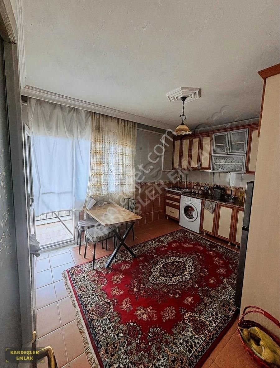 Ahmetli 15 Temmuz Meydanında Eşyalı Satılık 2+1 Daire