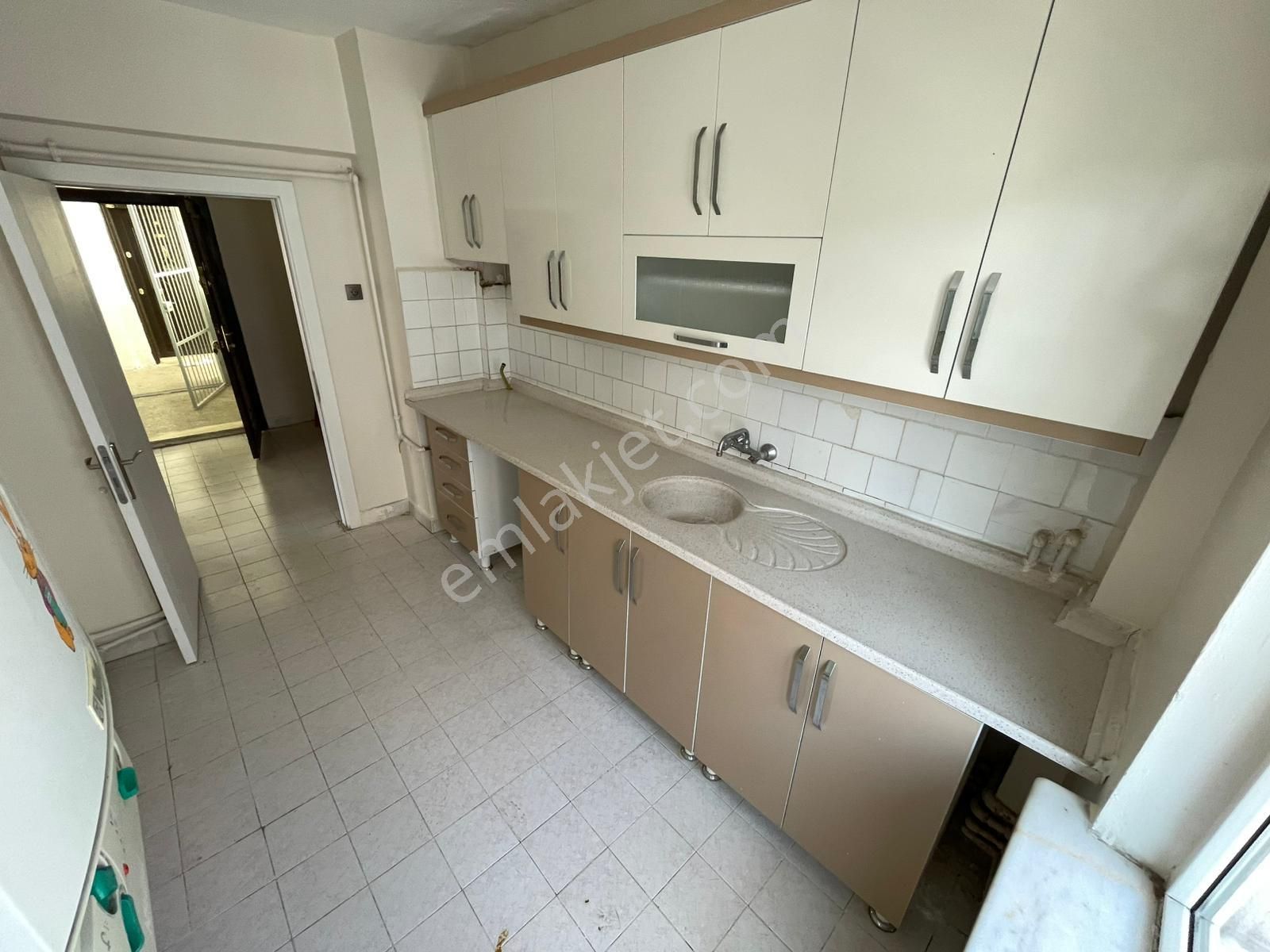 Sincan Tandoğan Mah. 3+1 Katta Masrafsız Merkezi Konum Kiralık Daire