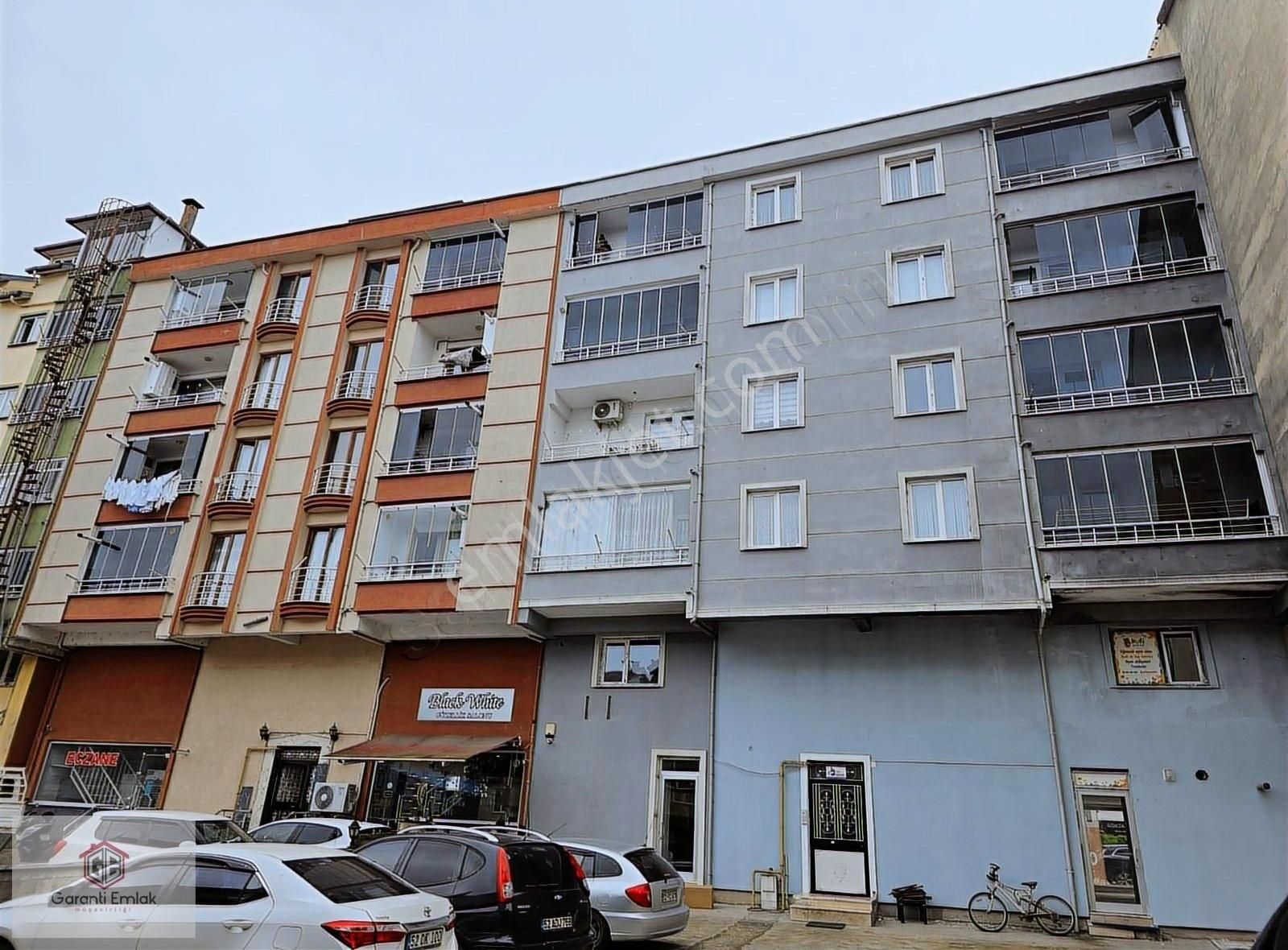 Akyazıda 4.kat Asansörlü Mantolama 125m2 3+1 Satılık Daire Acill