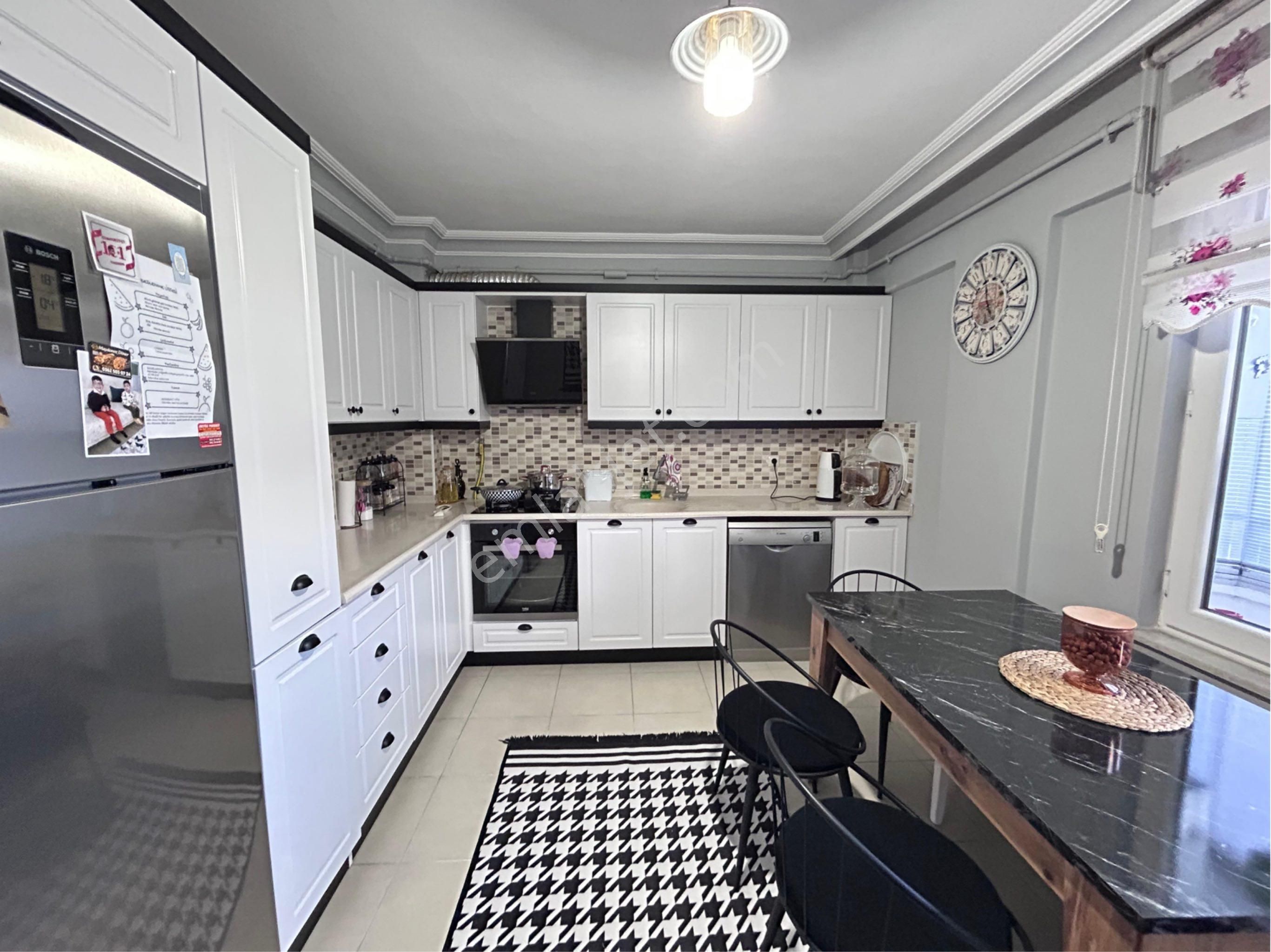 Doğan Emlak Group’tan İlkadım Kışla Mh.2+1 1.kat İçi Full Yapılı Daire