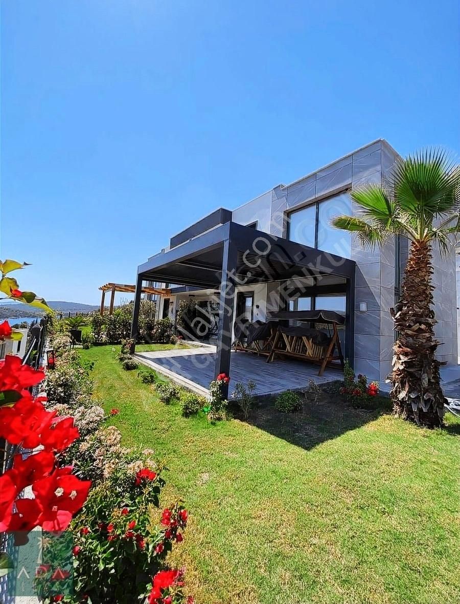 Adabükü'nde Özel Plajlı Deniz Manzaralı 3+1 Loft Villa (fırsat)