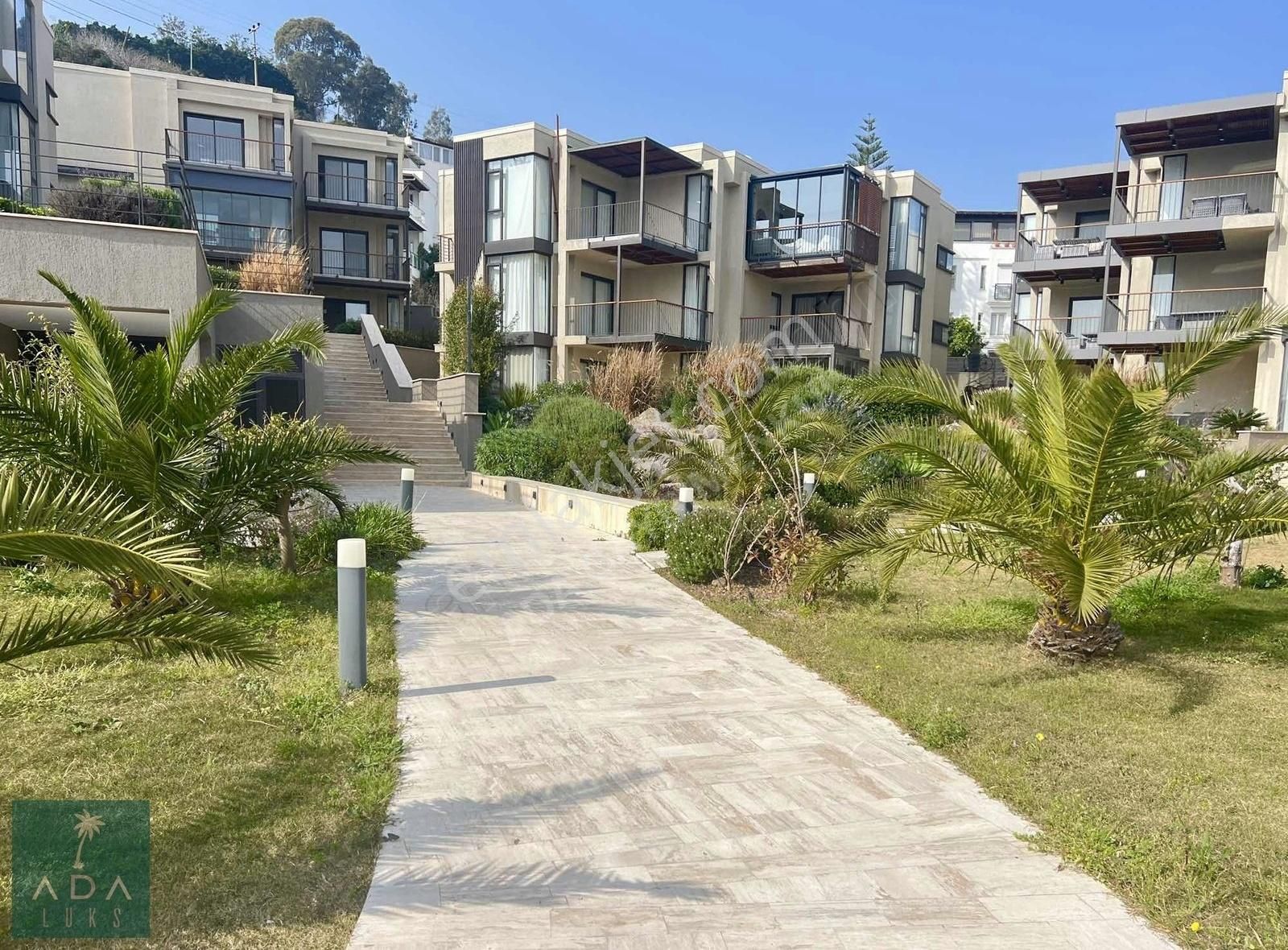 Yalıkavak Küdür'de Denize Sıfır Site İçerisinde Satılık Daire