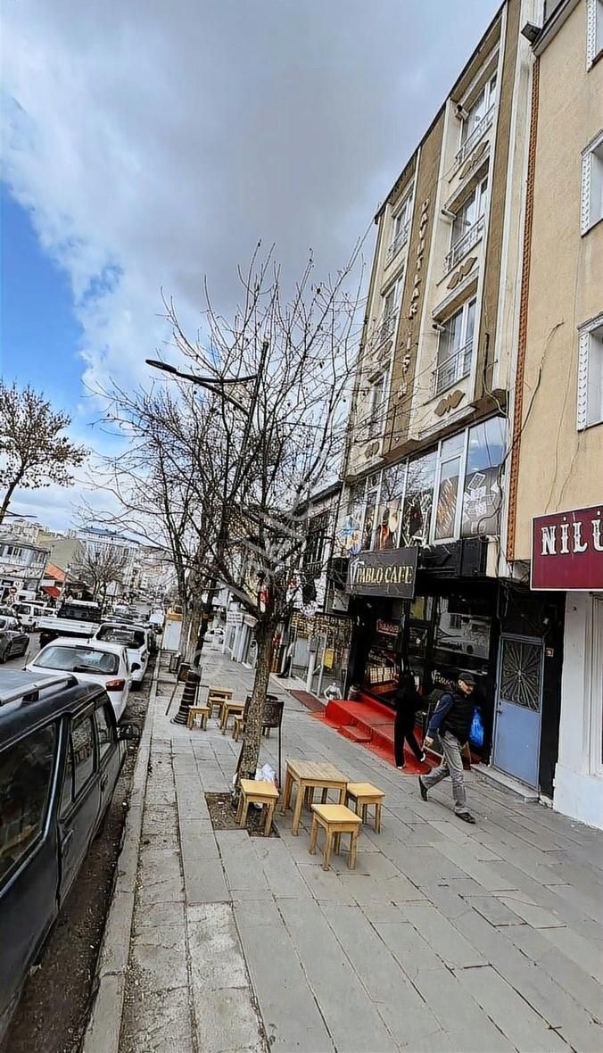 Bulut Gayrimenkul 'den Çarşı Göbekte 3+1 Kiralık
