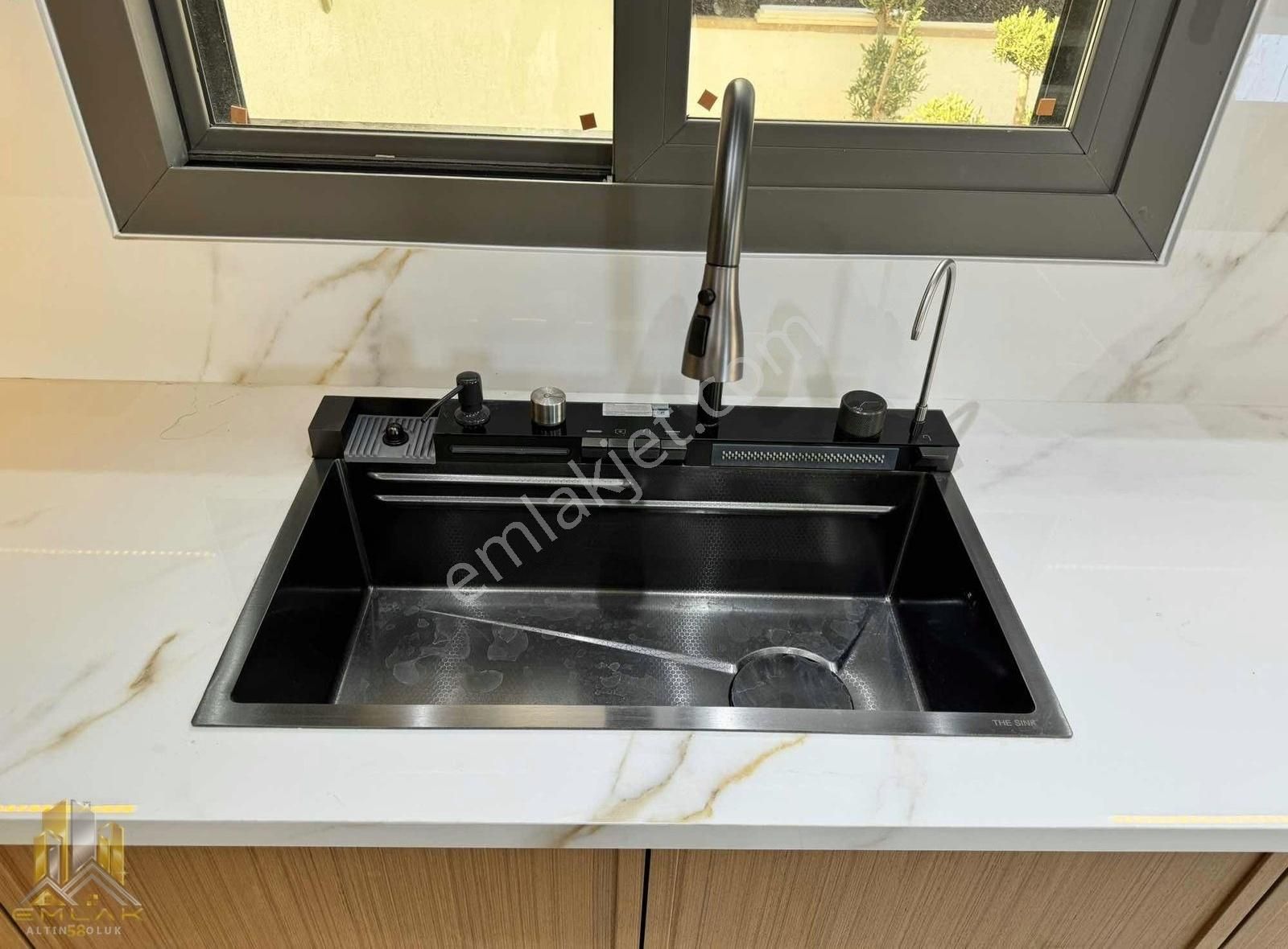 Altınoluk Narlı,da Havuzlu 4+1 Ultra Lüx Akıllı Müstakil Villa - Görsel 24