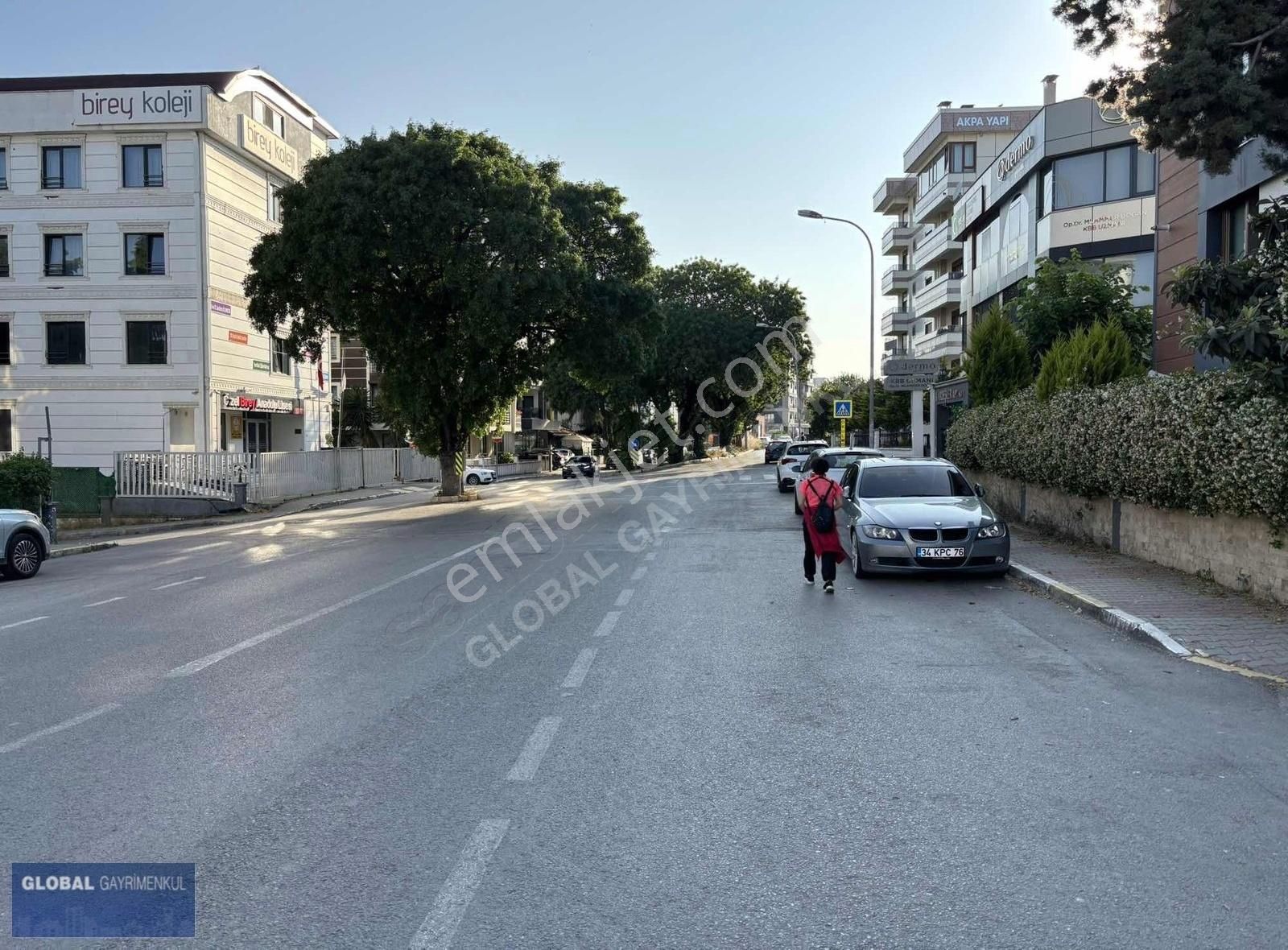 Yalıboyu Caddesi Üzerinde, Arakat ,etrafı Kapanmaz,lüks Daire
