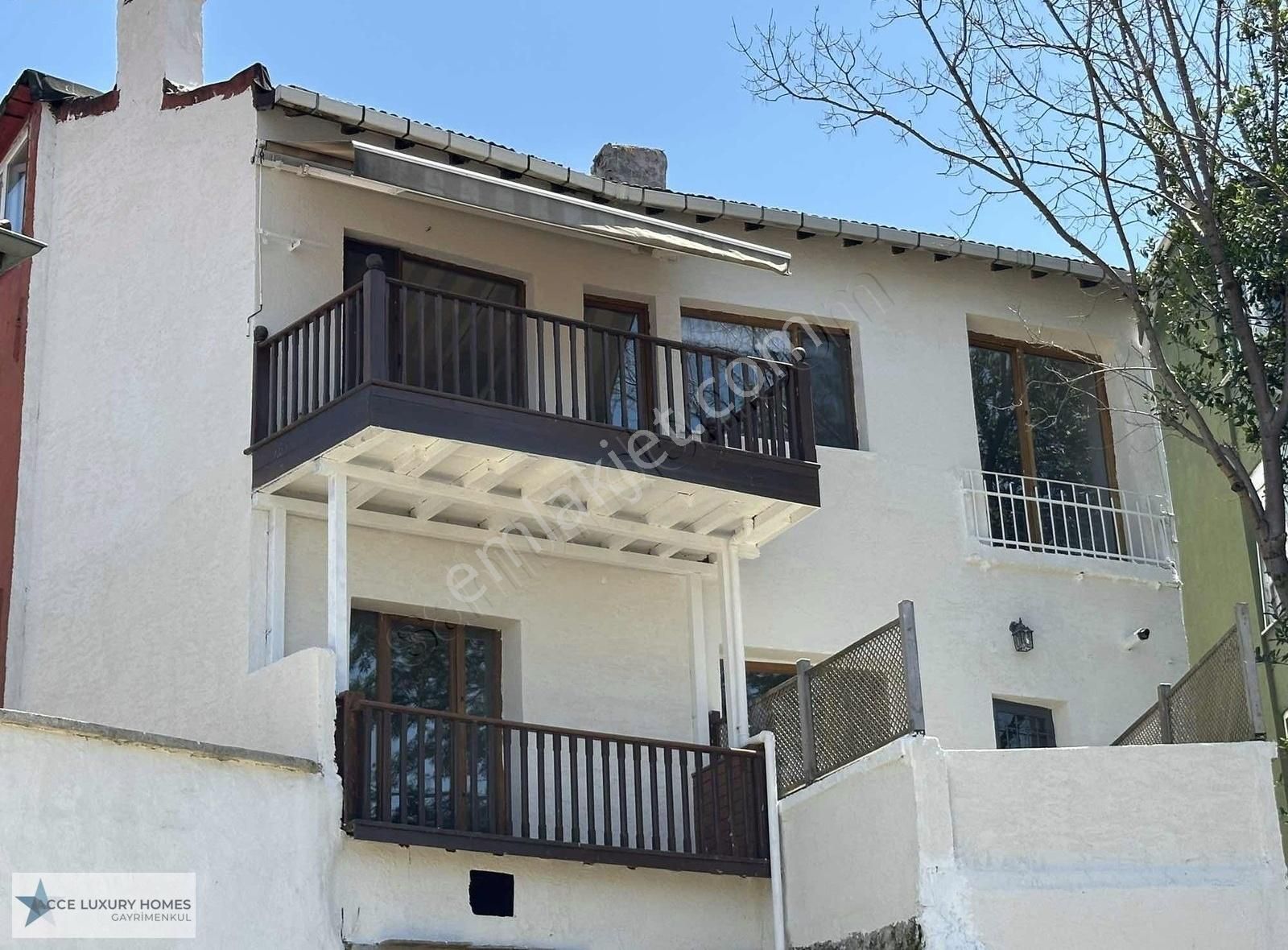 Boğaz Manzaralı Satılık Yol Yalısı