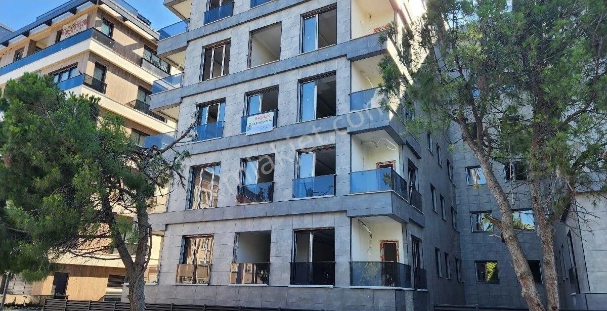 Pendik Batı Mahllesi Kısmı Deniz Manzaralı Satılık 3+1 Daire