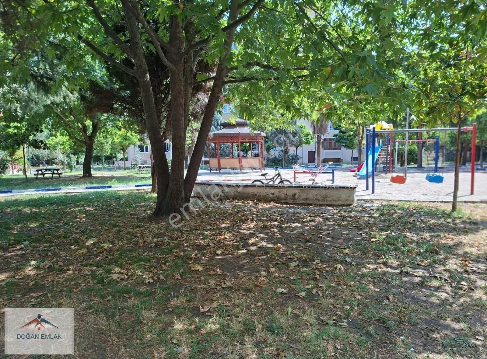 Manisa Yunusemre Güzelyurtta Kiralık 3+1 120m2 Daire
