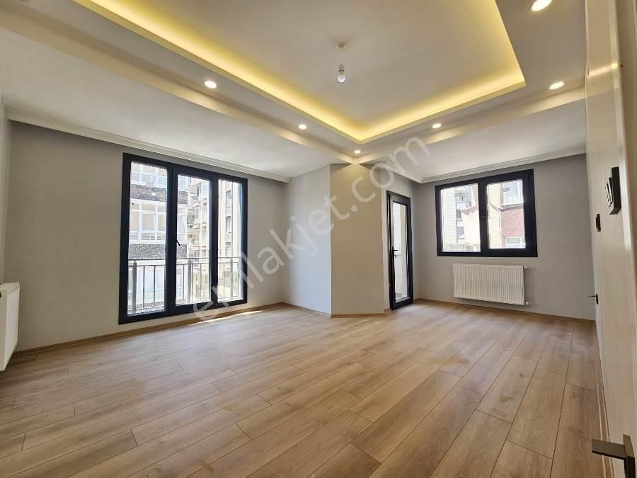 Yenibosna Çobançeşme Mevkinde Sıfır Satılık 2+1 Daire