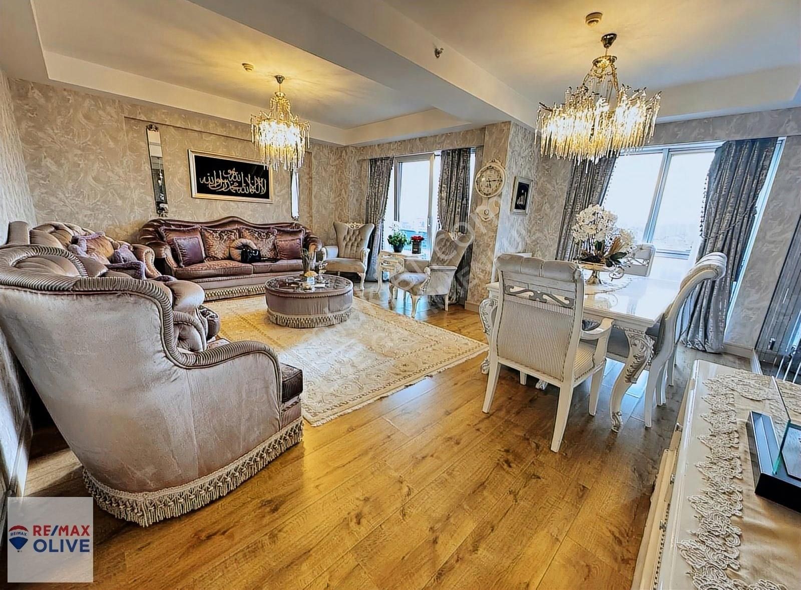 Zeytinburnu Real İstanbul Site İçerisinde 3+1 Daire Satılık