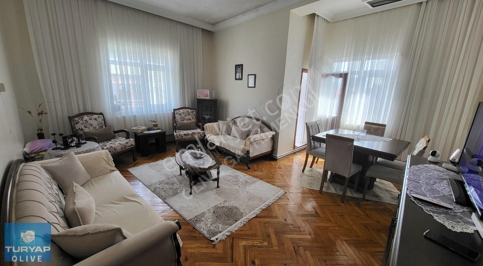Zeytinburnu Nuripaşa Satılık 2+1 Daire 165 M2 Teraslı