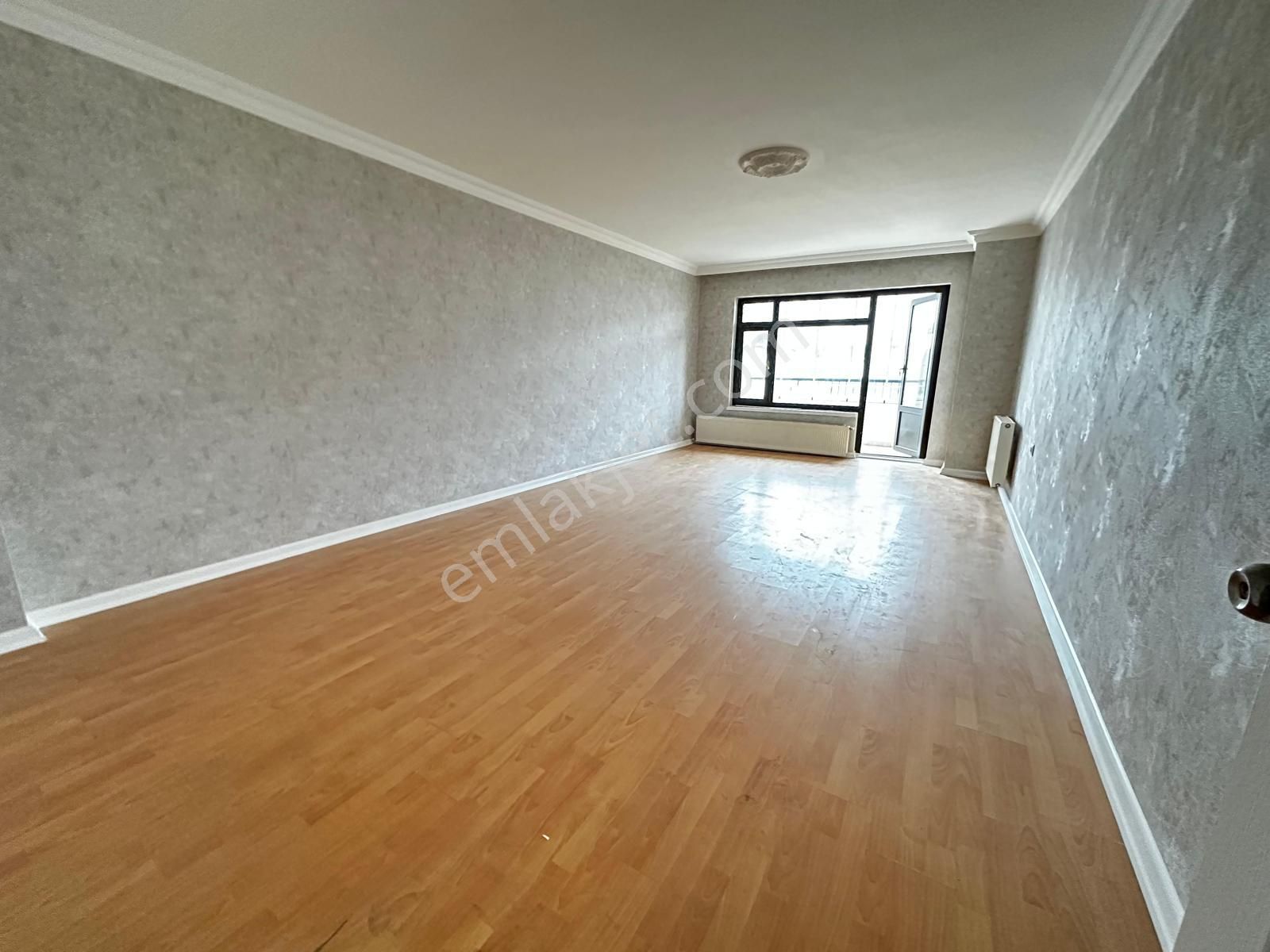 Bağlum Bulvar'ı Üzeri Orta Kat Geniş M2 Li 4+1 Fırsatı !!