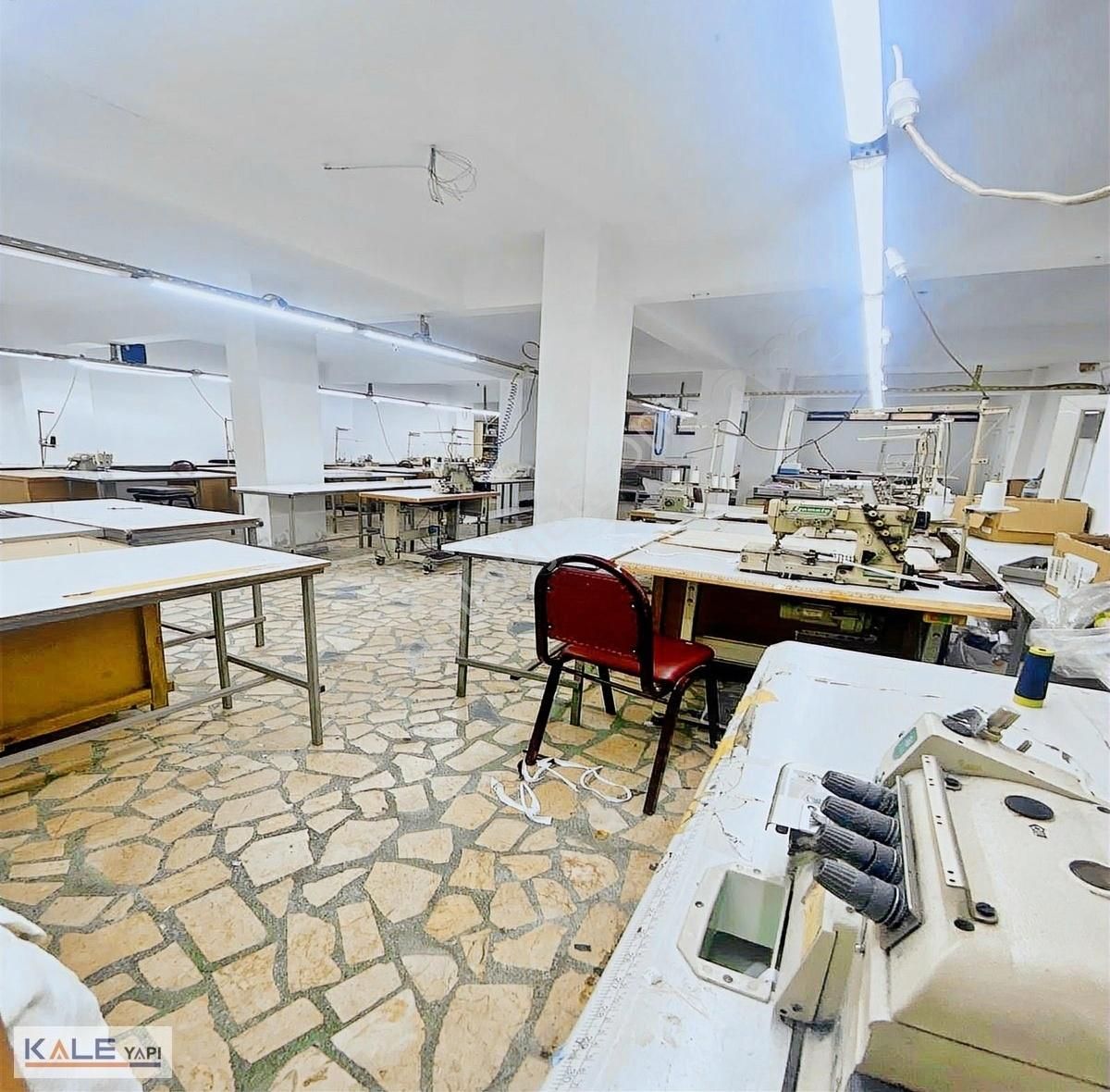 150 M2 İncirtepede Kiralık Dükkan