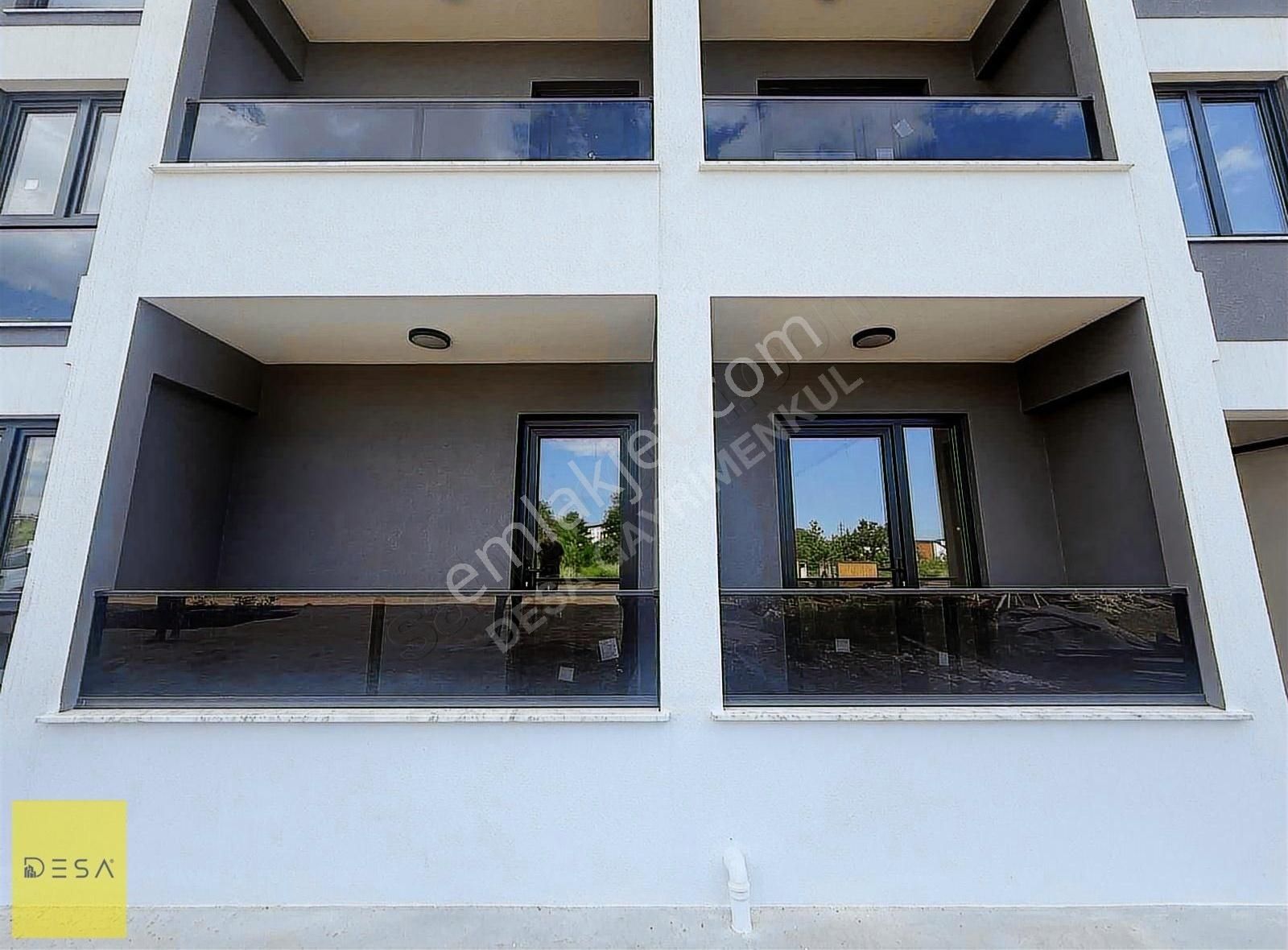 Kocaeli // Kartepe // Fsm Mah. De Havuzlu Sitede Satılık Daire