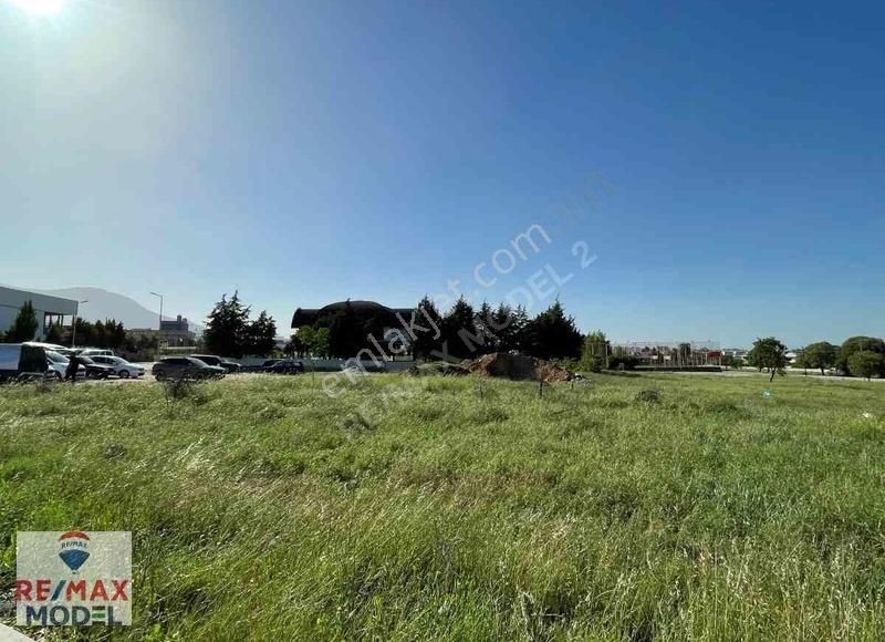 Remax Model Denizli'den Yürüyüş Yolu Mevkii Fırsat Köşe Parsel