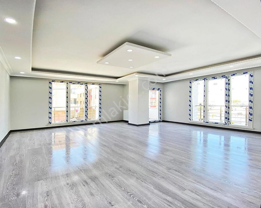 Avrupa Bölgesinin En Çok Yatırım Ve Oturum Bölgesinde 2+1 Ulaşıma Yakın Satılık Daire - Görsel 3