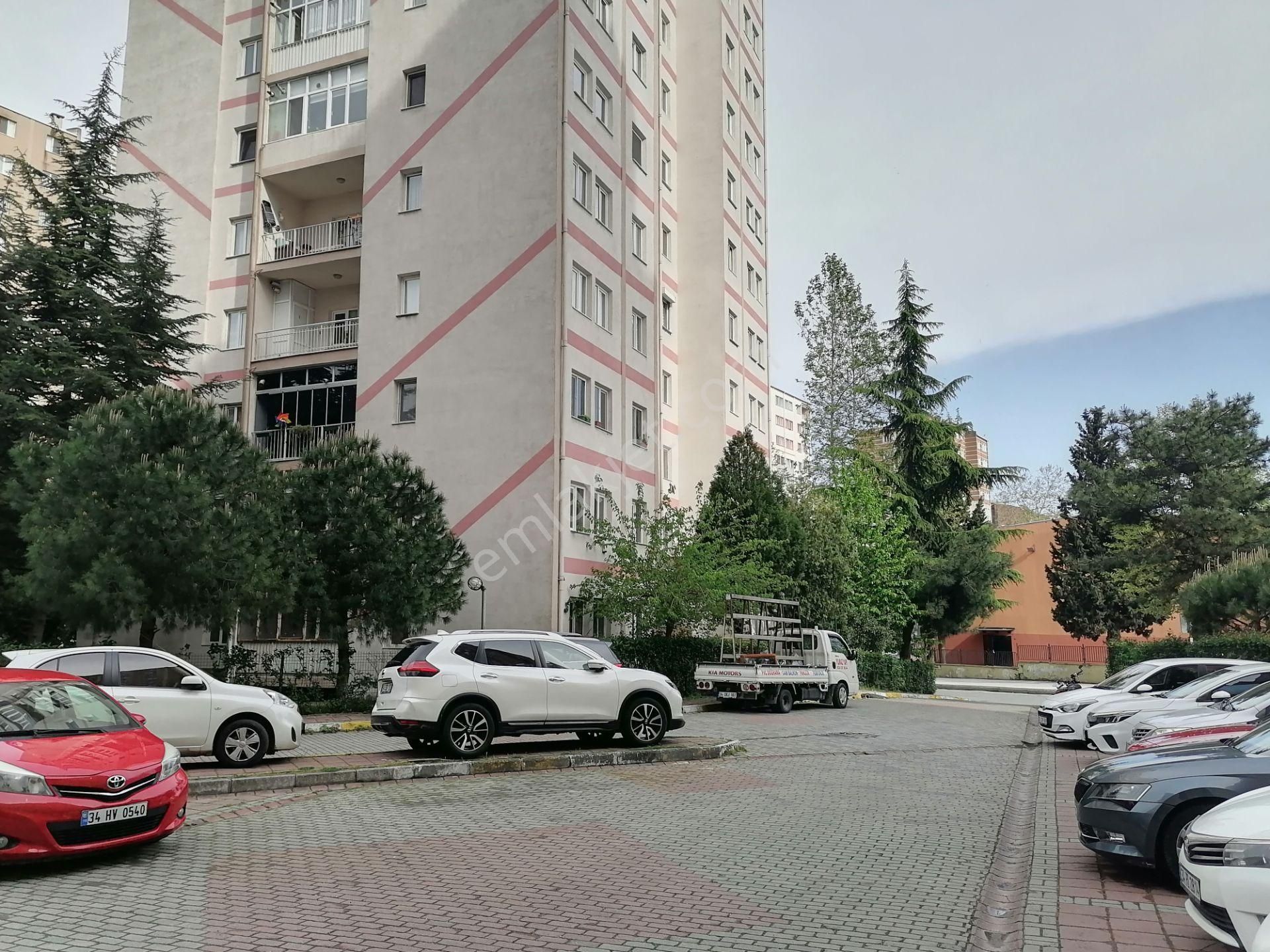 Beylikdüzü Büyükşehir Sitesi 5+1 185m2 Satılık Daire