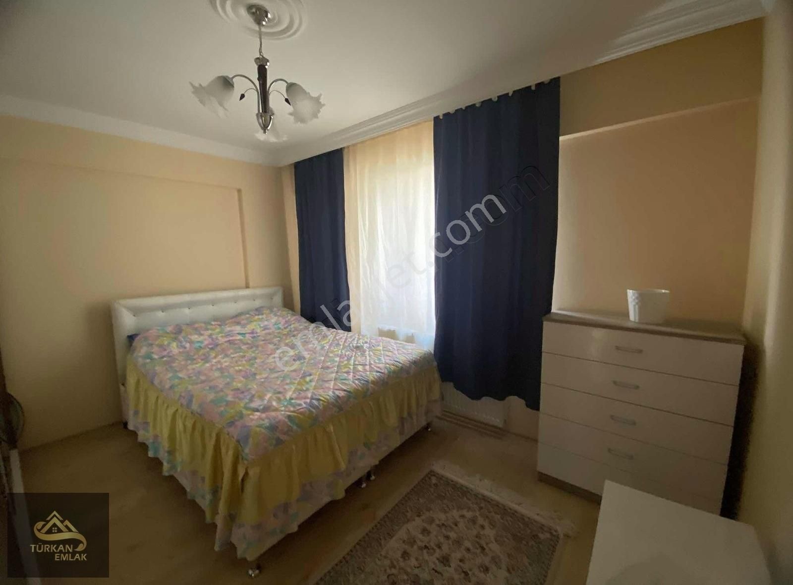 Memura Çarşının Göbeğinde Eşyalı Kiralık Daire