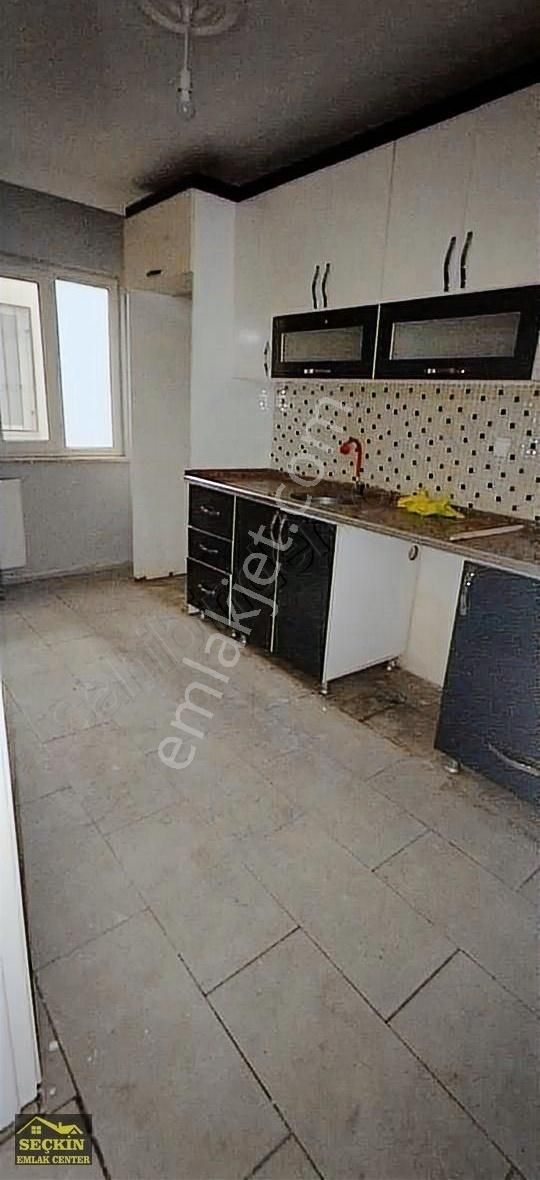 Muradiye Merkezde Kiralık 2+1 Daire
