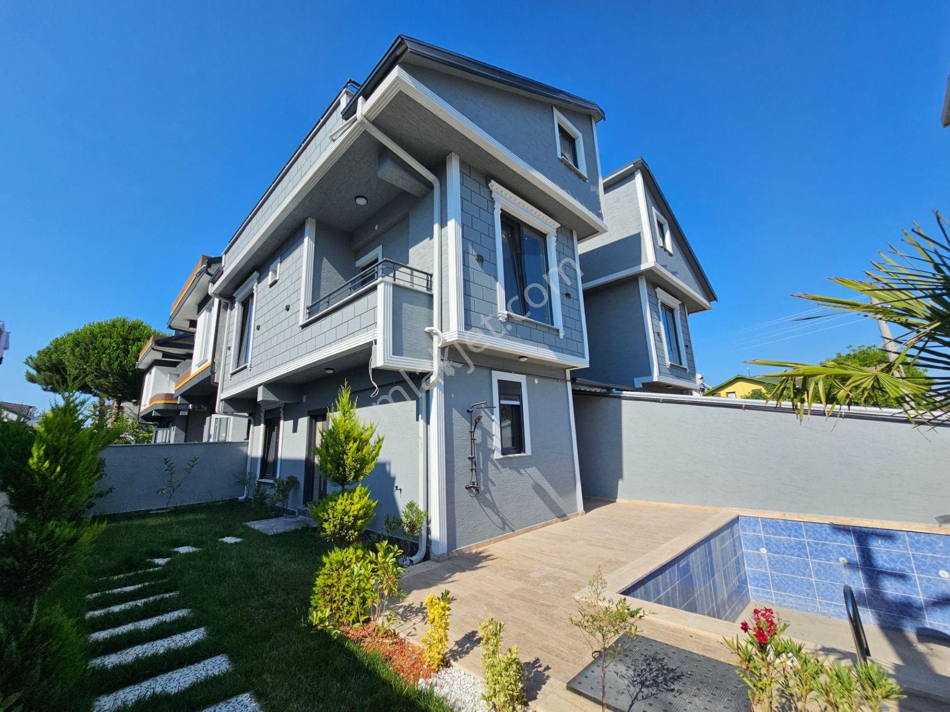 4+1 Köşe Parsel, Müstakil Havuzlu Satılık Villa - Vılla For Sale