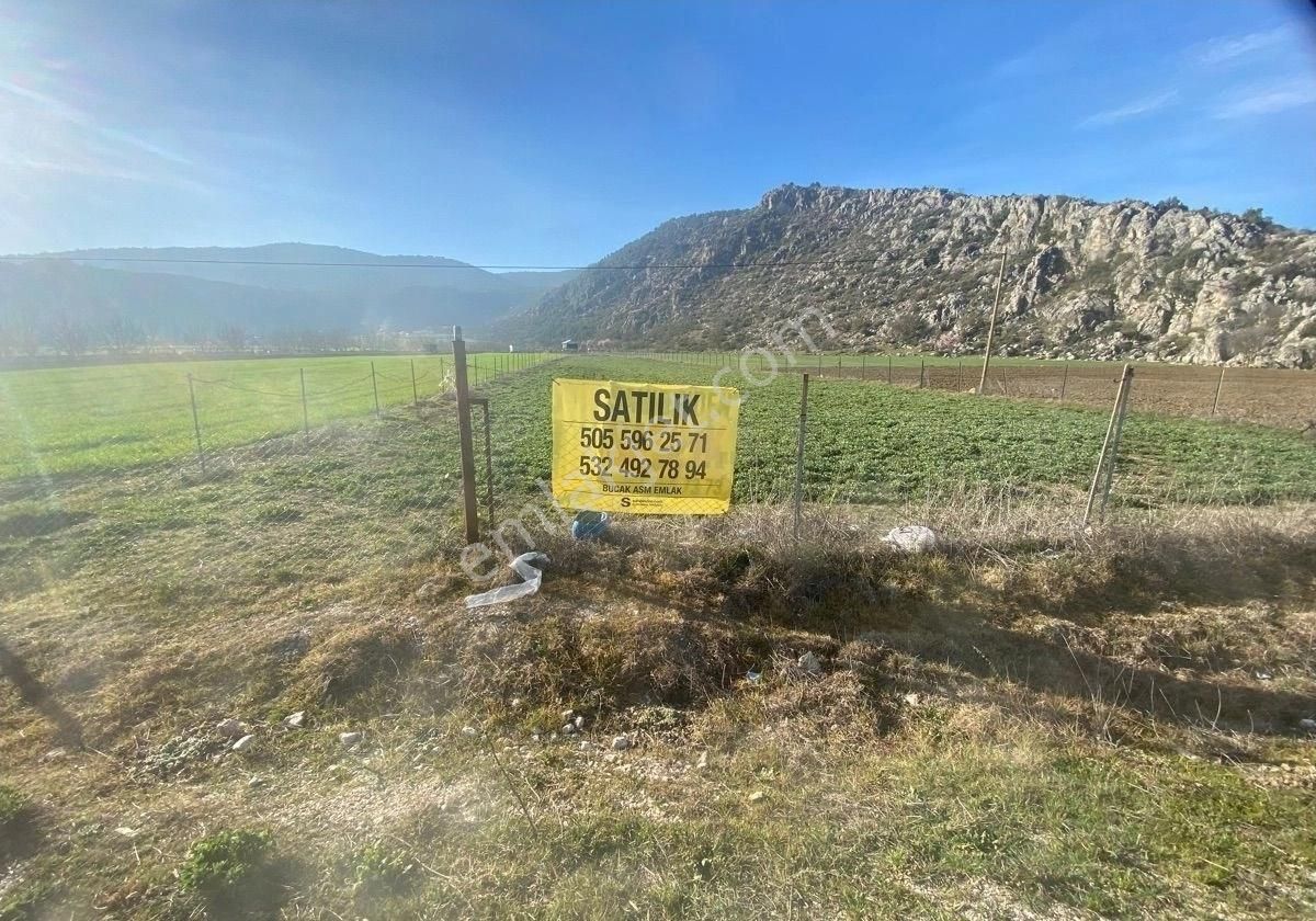 Burdur İli Bucak İlçesi Barboros Mahallesinde Satılık Tarla - Görsel 2