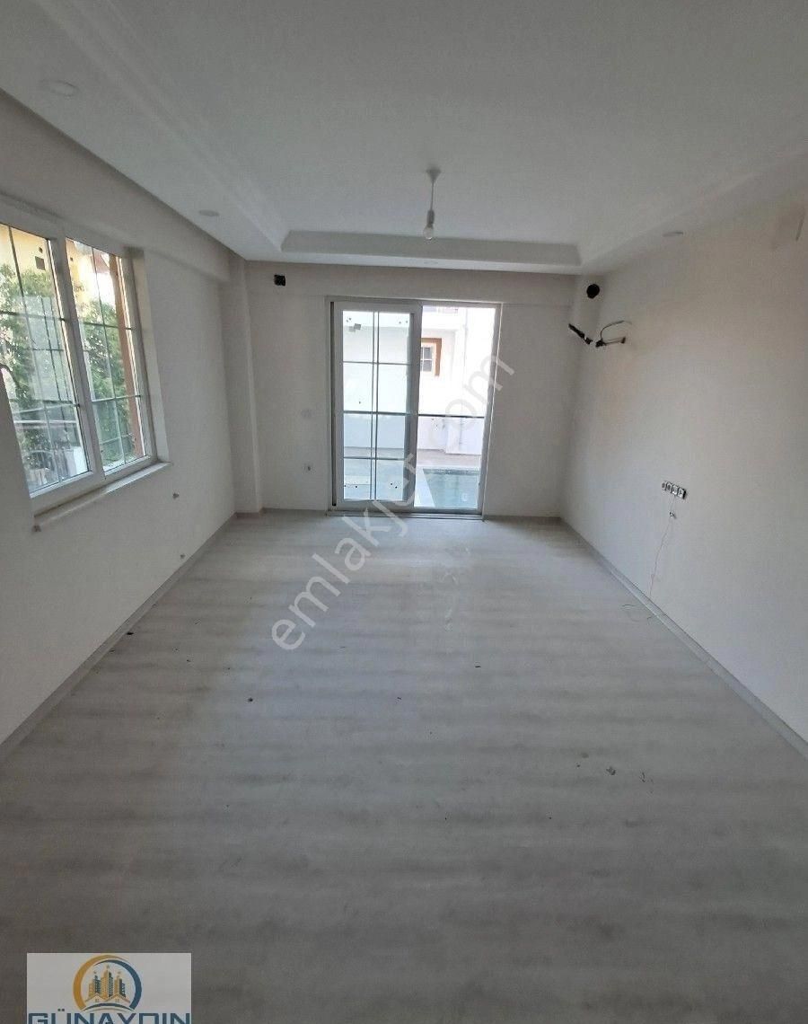 Günaydın Emlak'tan Havuzlu Sitede 1+1 Satılık Daire
