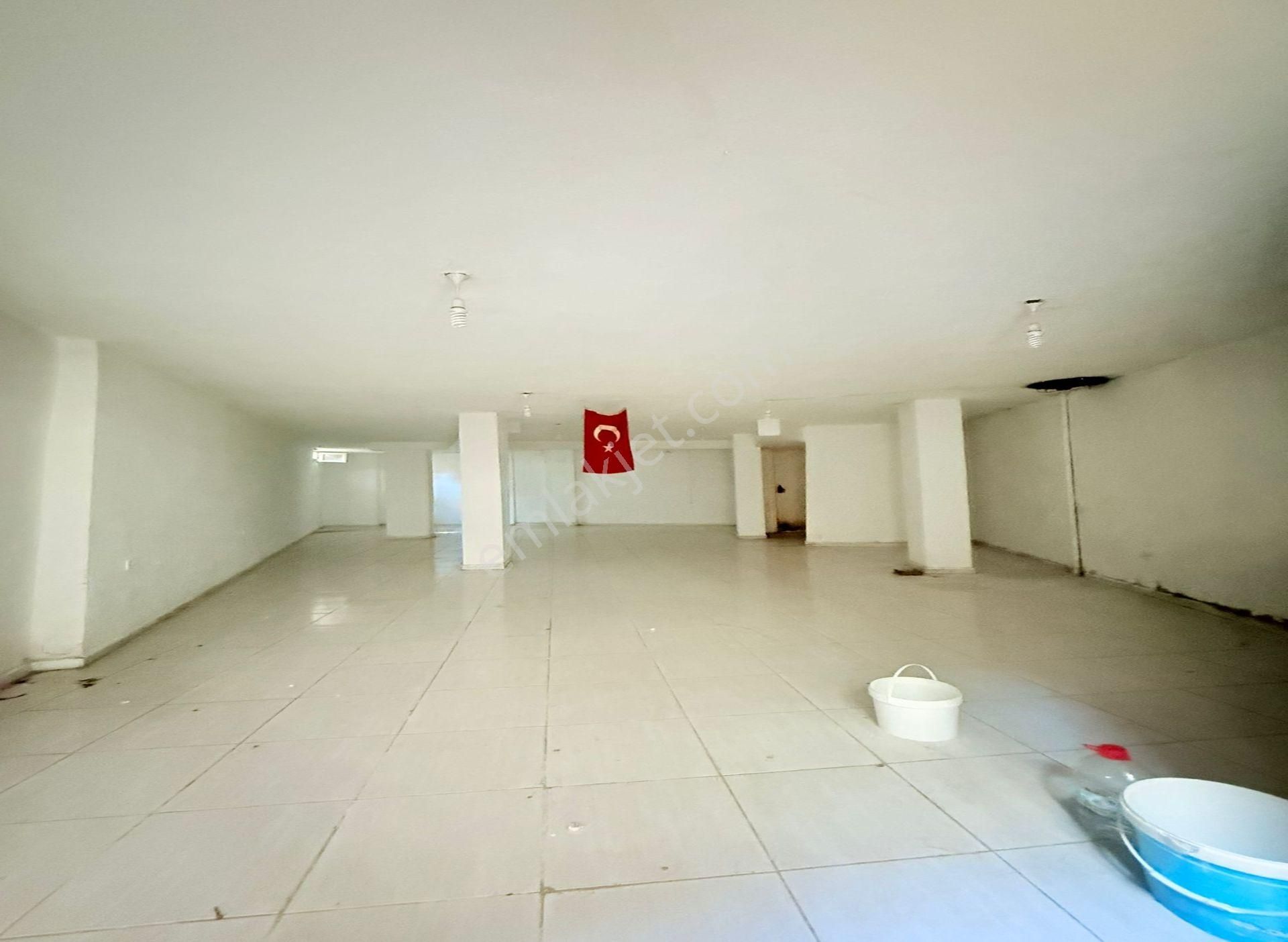 Acil Cadde Üzeri Kiralık Depo