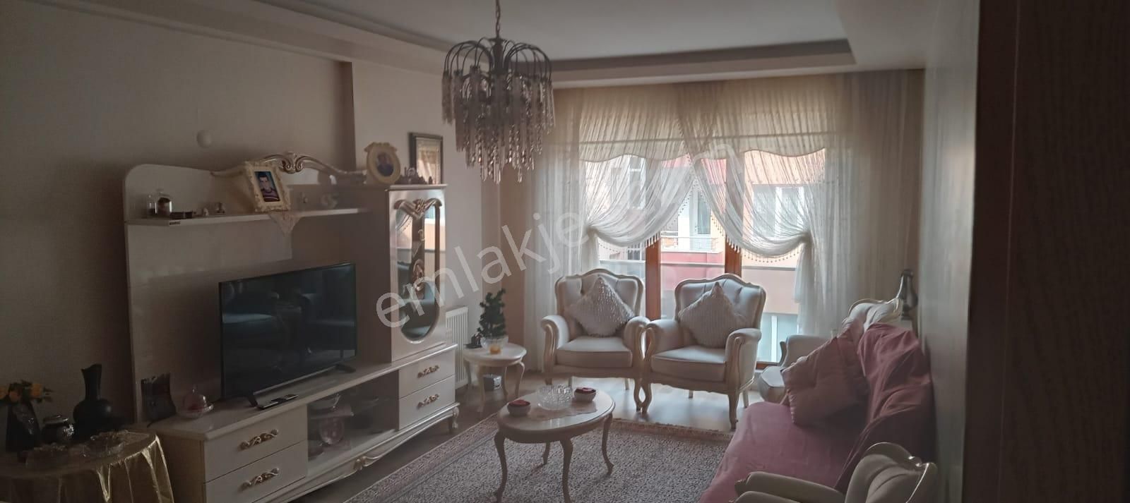 Keşan Merkez De 3+1 Kombili Ebeveyn Banyolu Daire