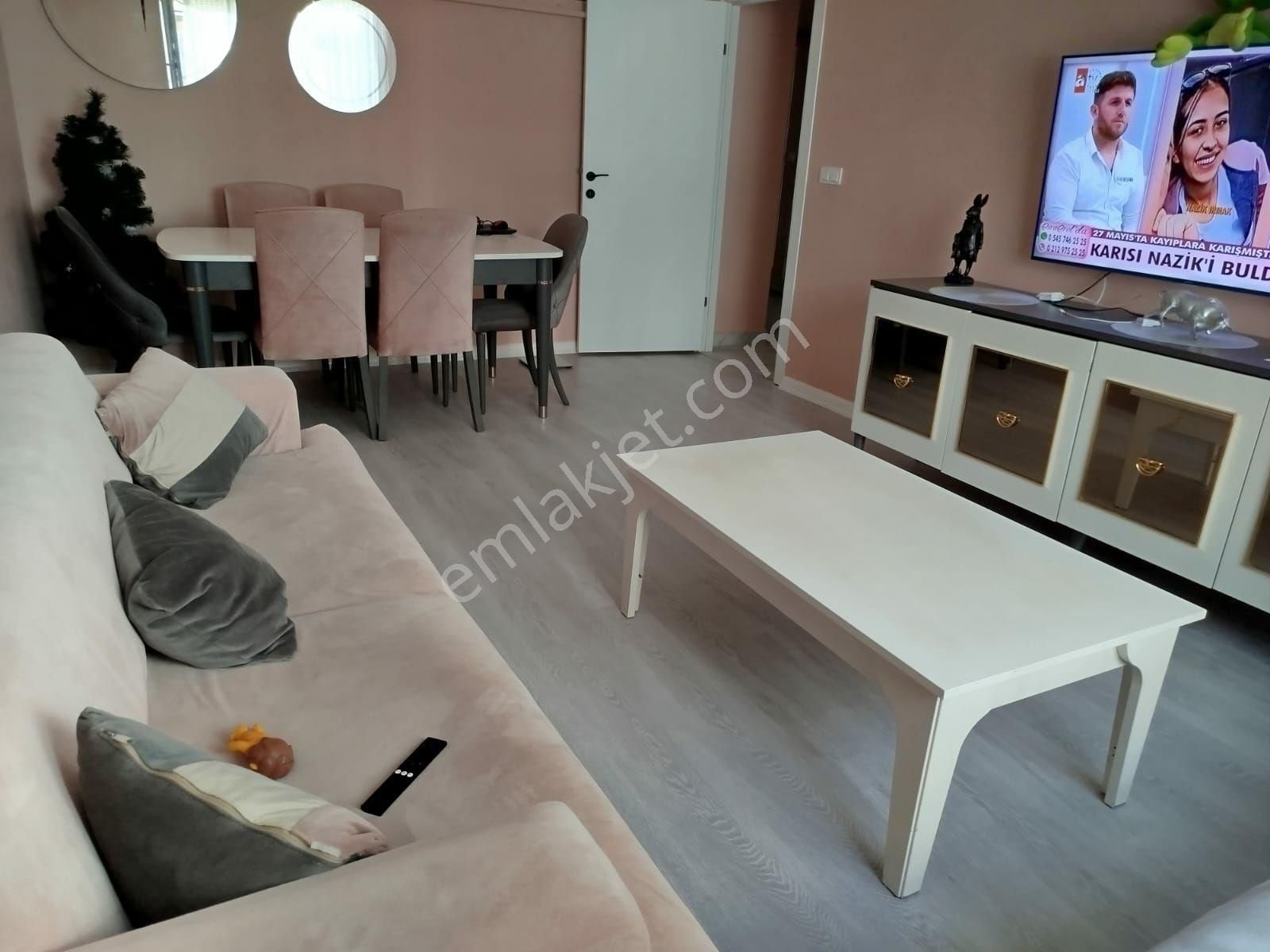 Merkezi Konumda 2+1 90m² Yüksek Giriş