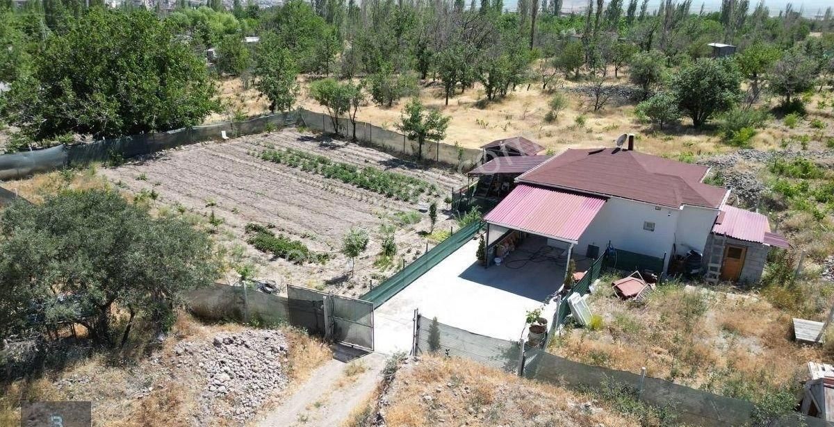 Camicedit Mahallesınde 1.110 M2 Satılık Bahçe