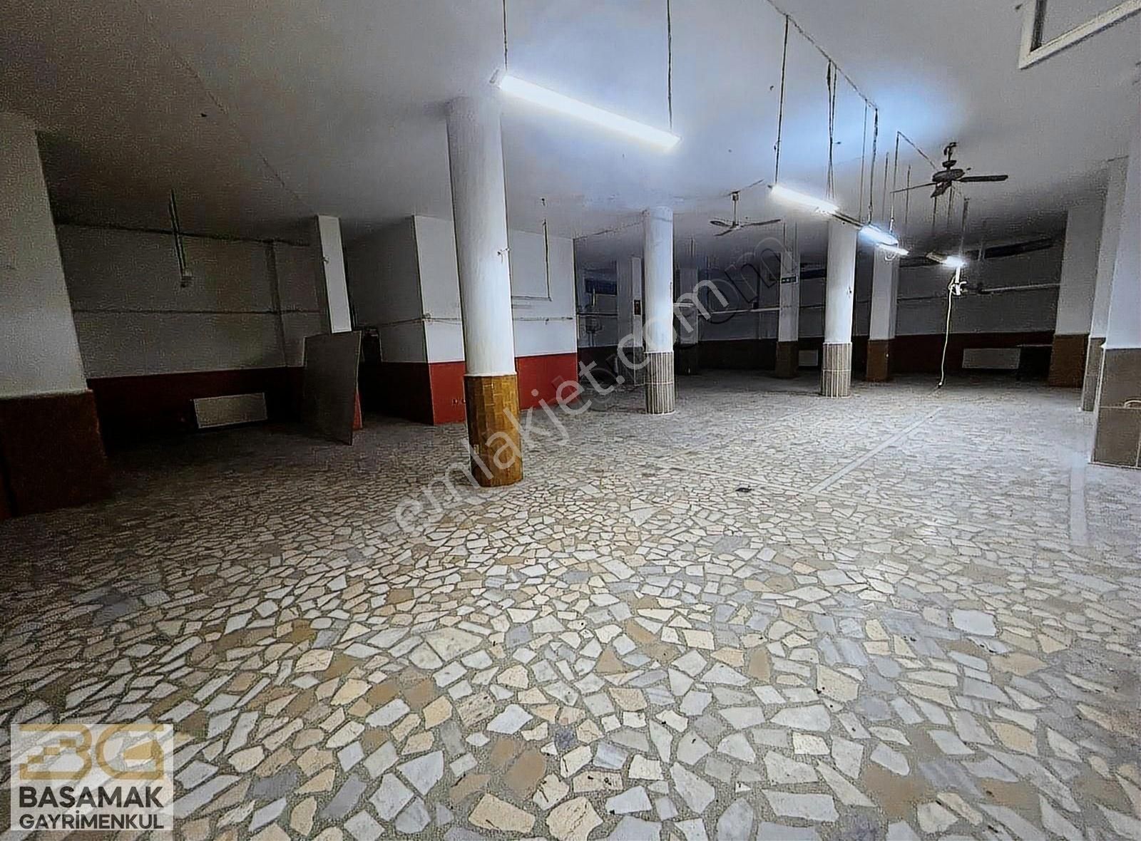 Basamak Gayrimenkul'den Güngörende Kiralık 500 M2 Atölye