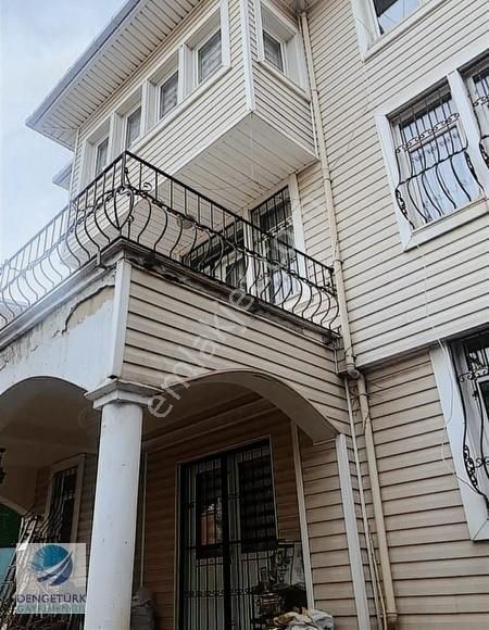 Çengelköy Ata2'de Yeşıllıkler İçindharıka Konumda Satılık Villa