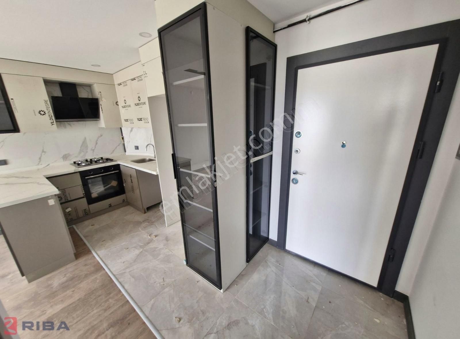 Sibel Oskanbaş`tan Geniş,iskanlı 30 `luk Caddede Daire - Görsel 12