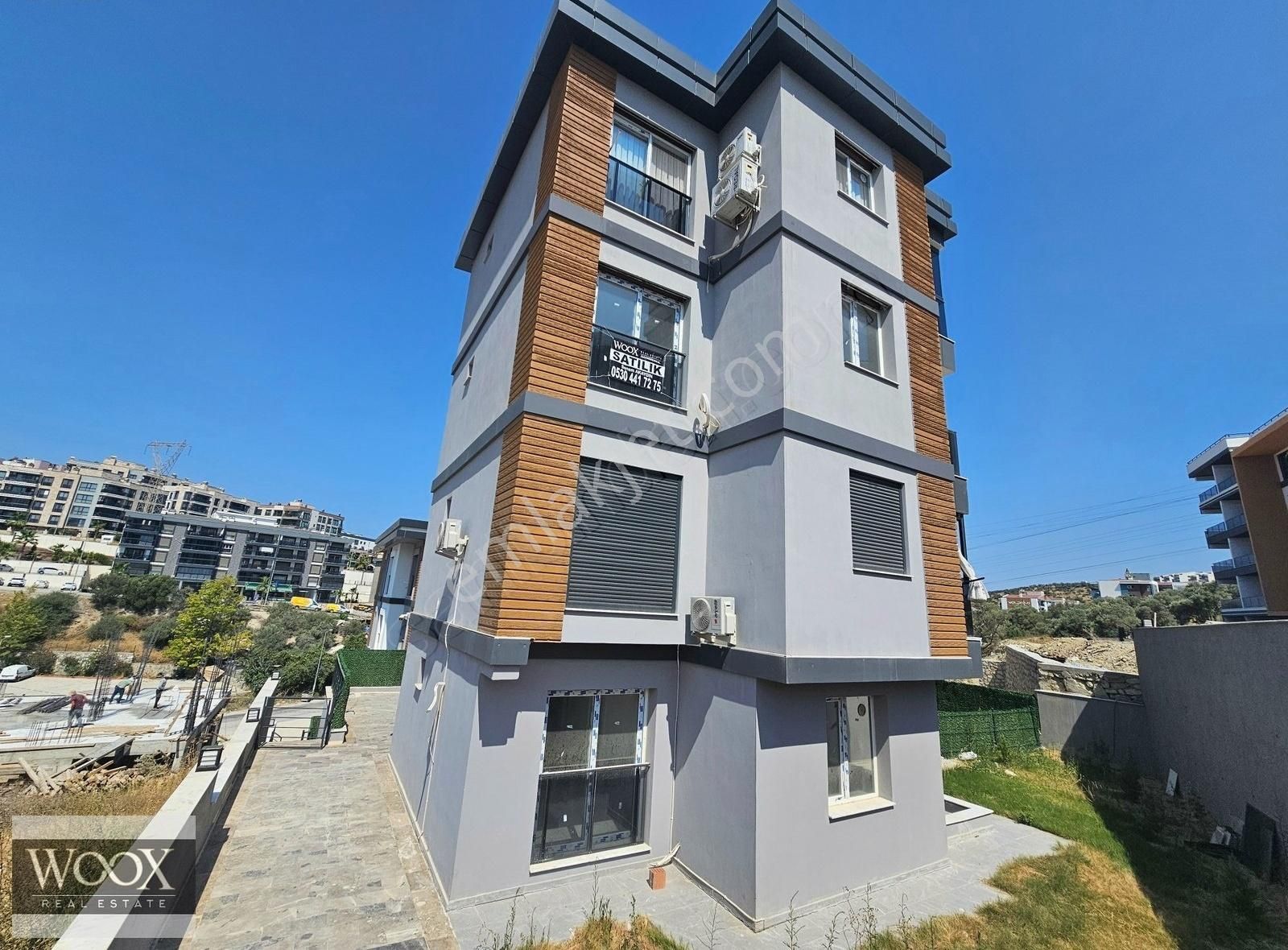 Kuşadası Merkezde 1+1 Sıfır Satılık Daire