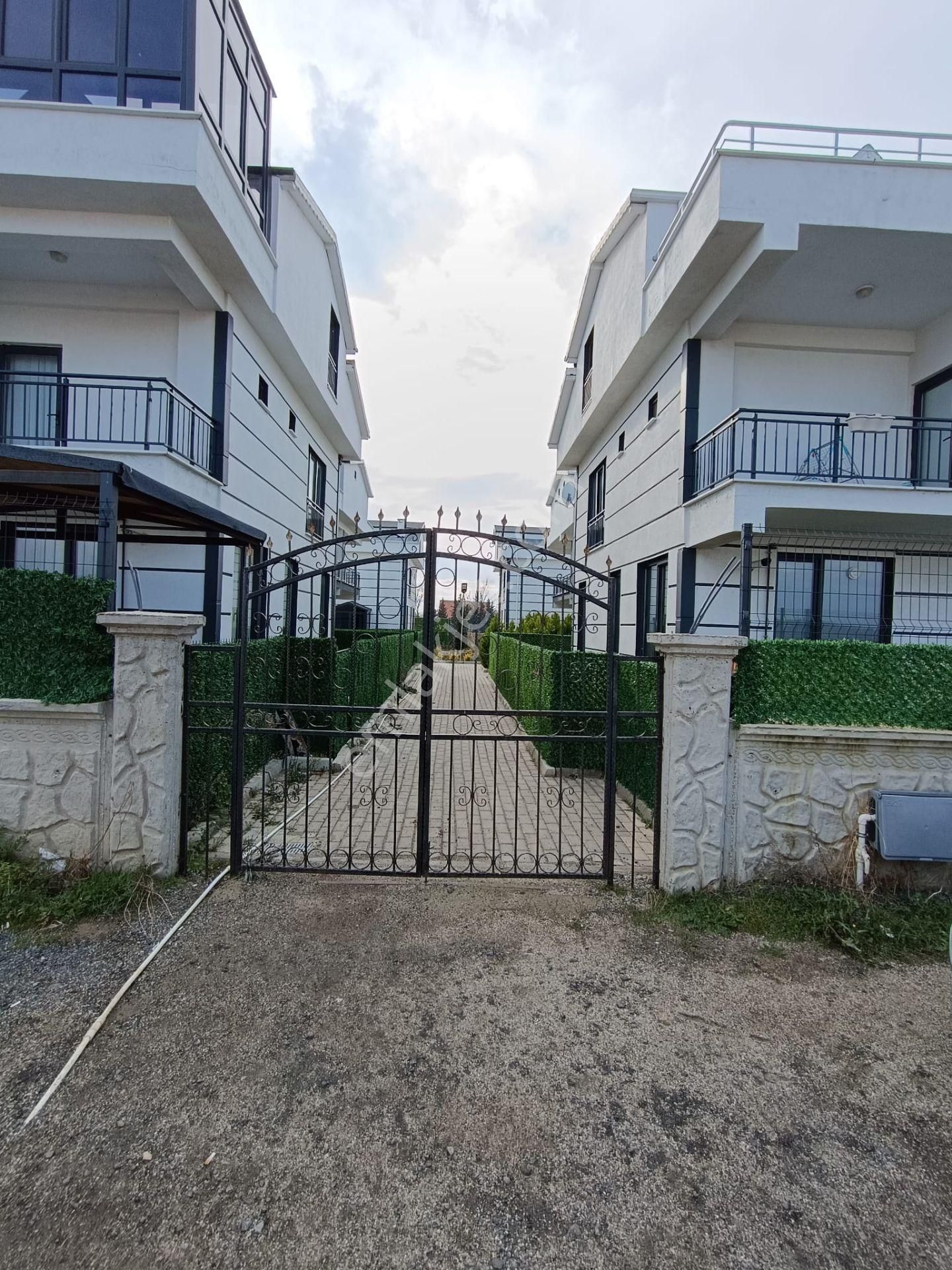 Silivri Değirmenköy'de Satılık Muhteşem Triplex