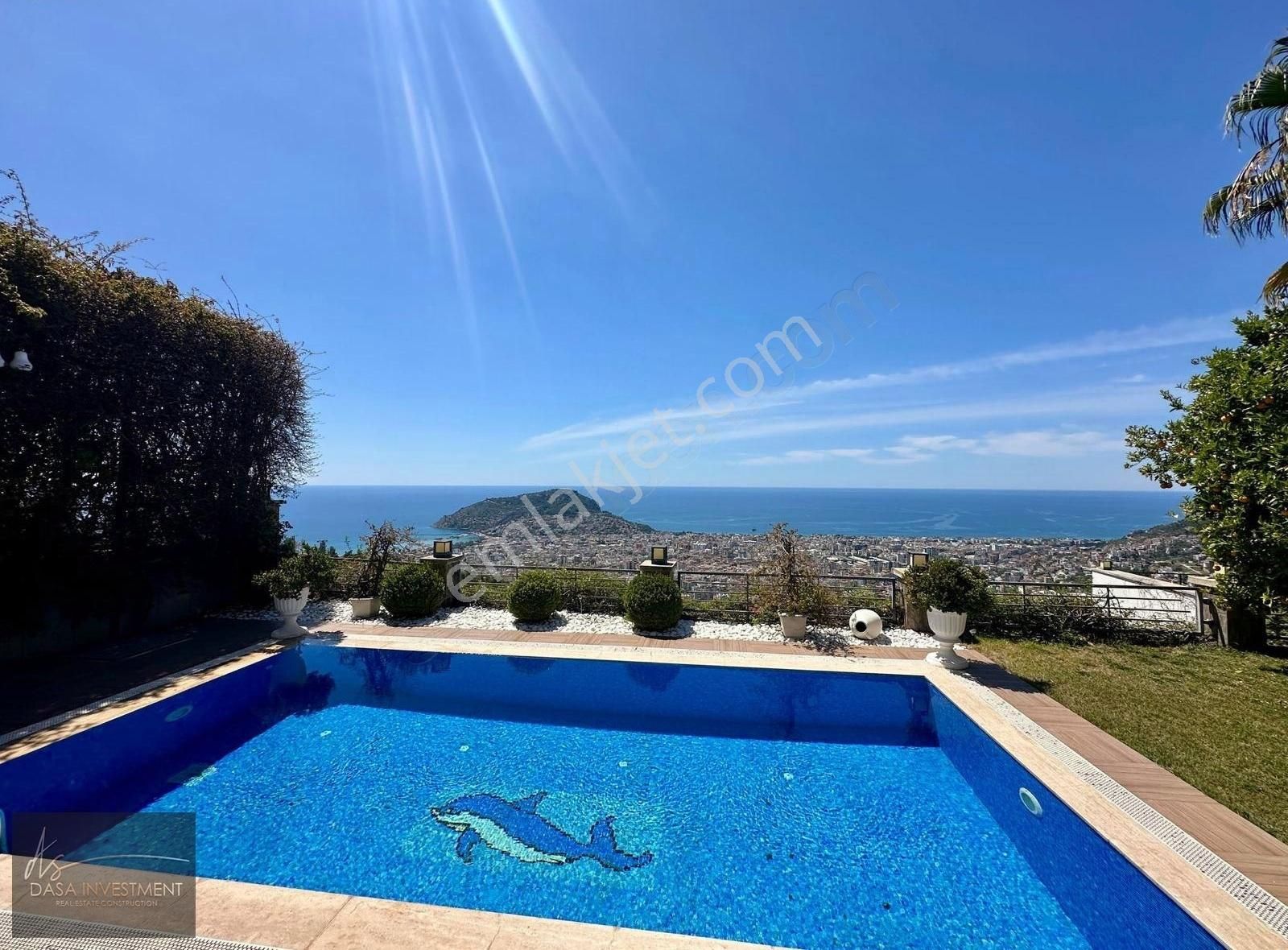 Alanya Bektaş'ta Kale Ve Panoromik Manzaralı 3+2 Villa